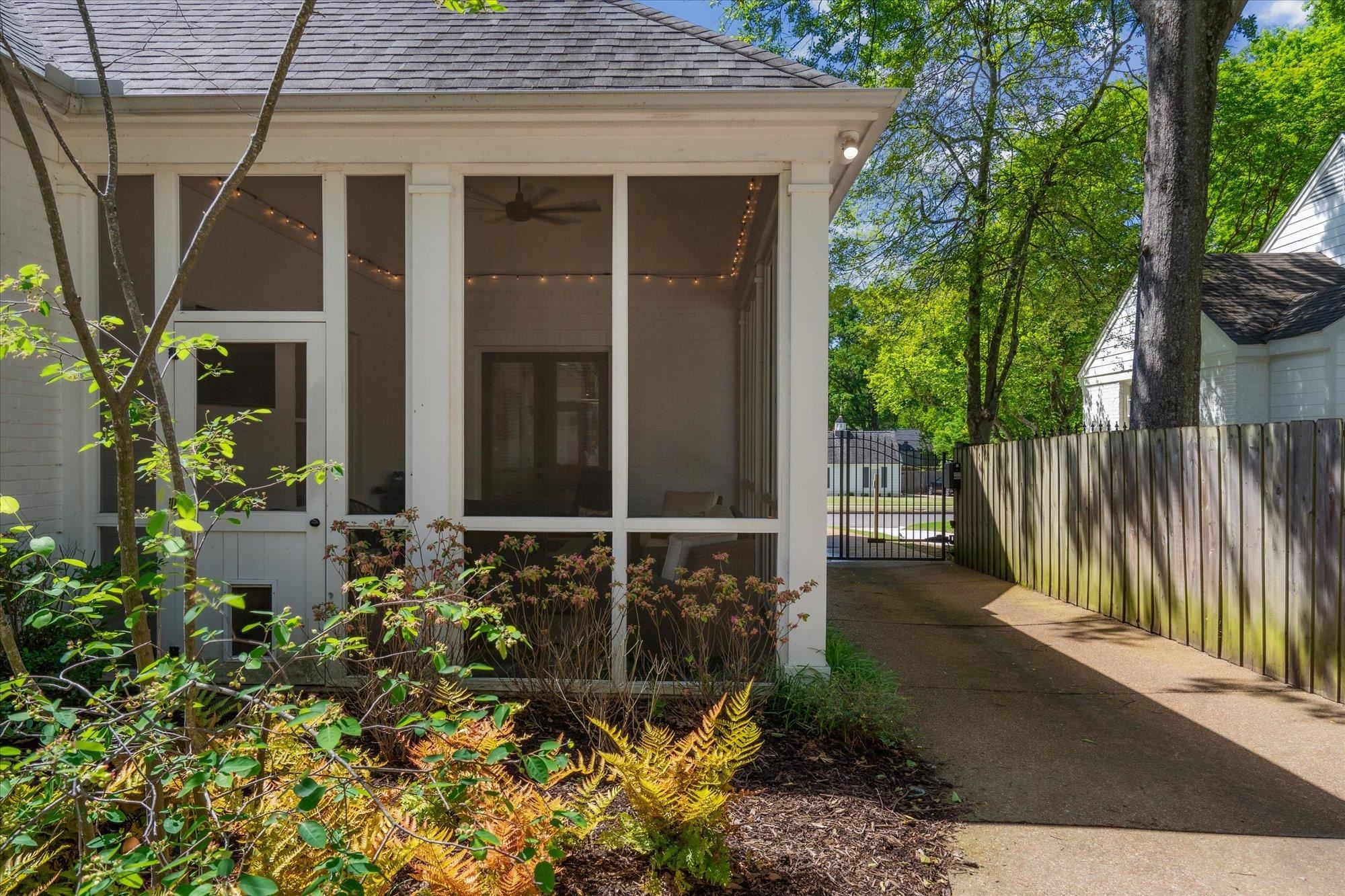 3588 HIGHLAND PARK PL