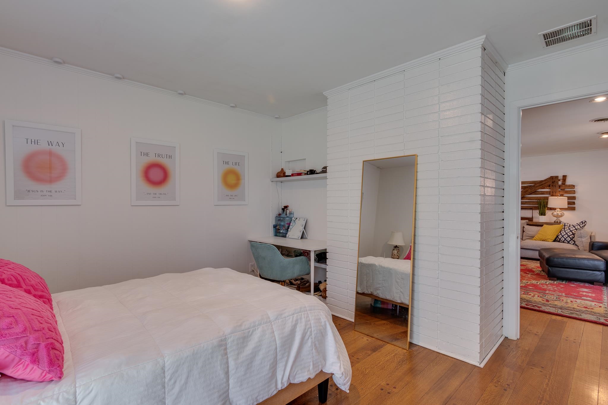 4288 CHARLESWOOD AVE