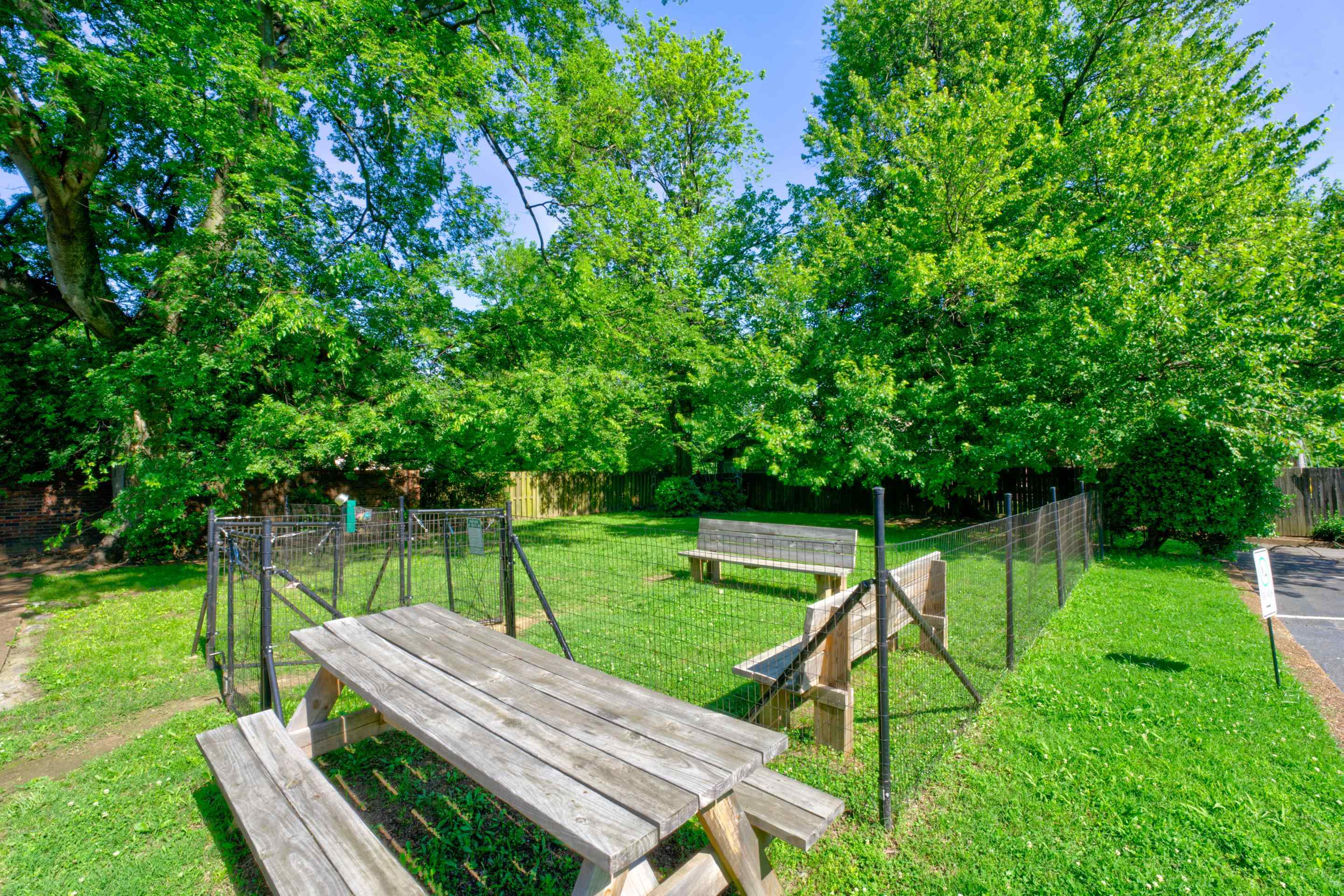 1683 REGENTS PARK DR Unit: A