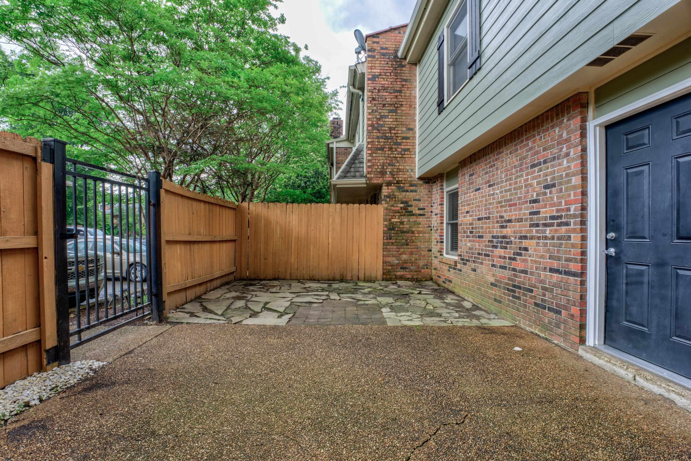 1683 REGENTS PARK DR Unit: A