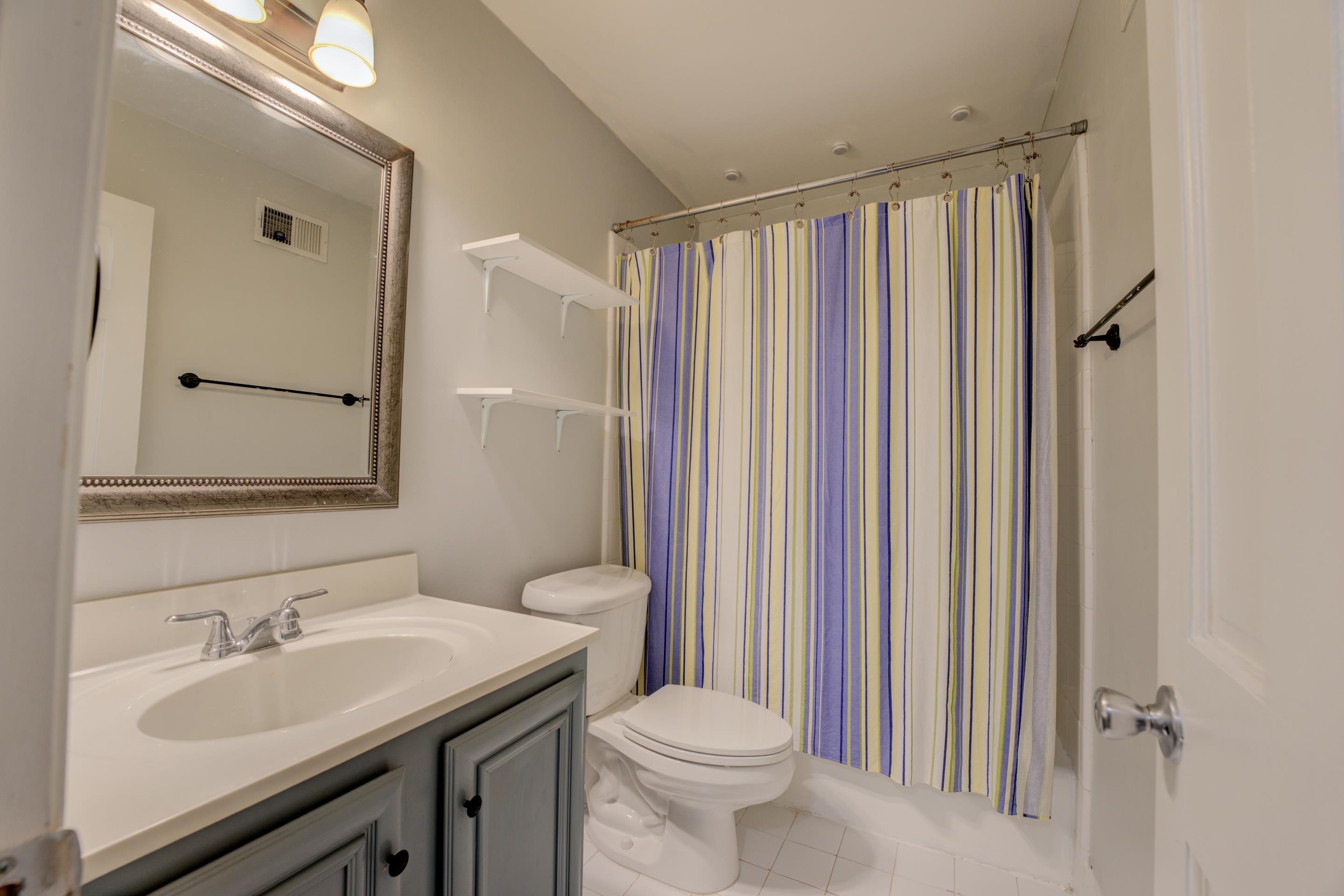 1683 REGENTS PARK DR Unit: A