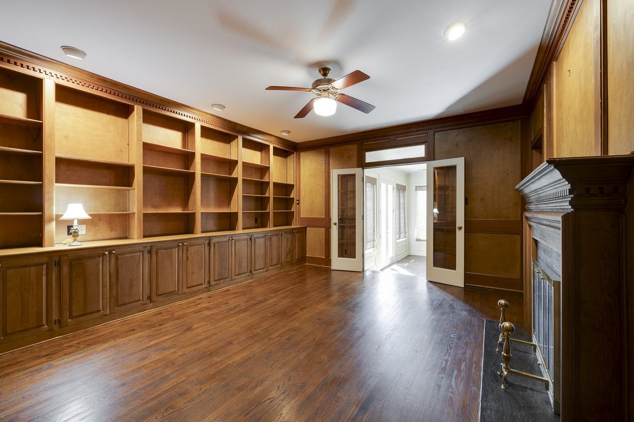 9 WALNUT GROVE CT