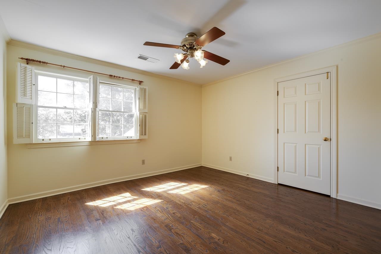 9 WALNUT GROVE CT