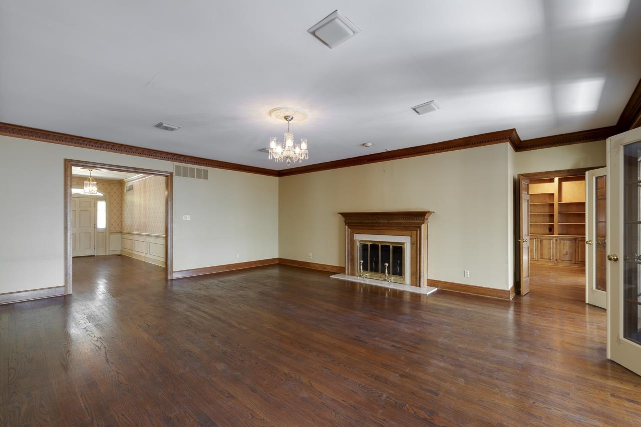 9 WALNUT GROVE CT
