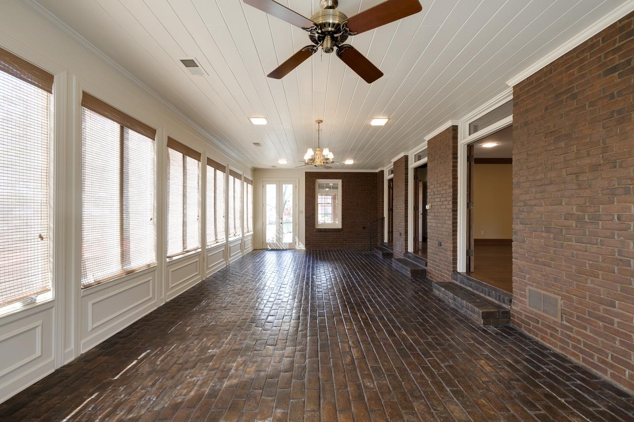 9 WALNUT GROVE CT
