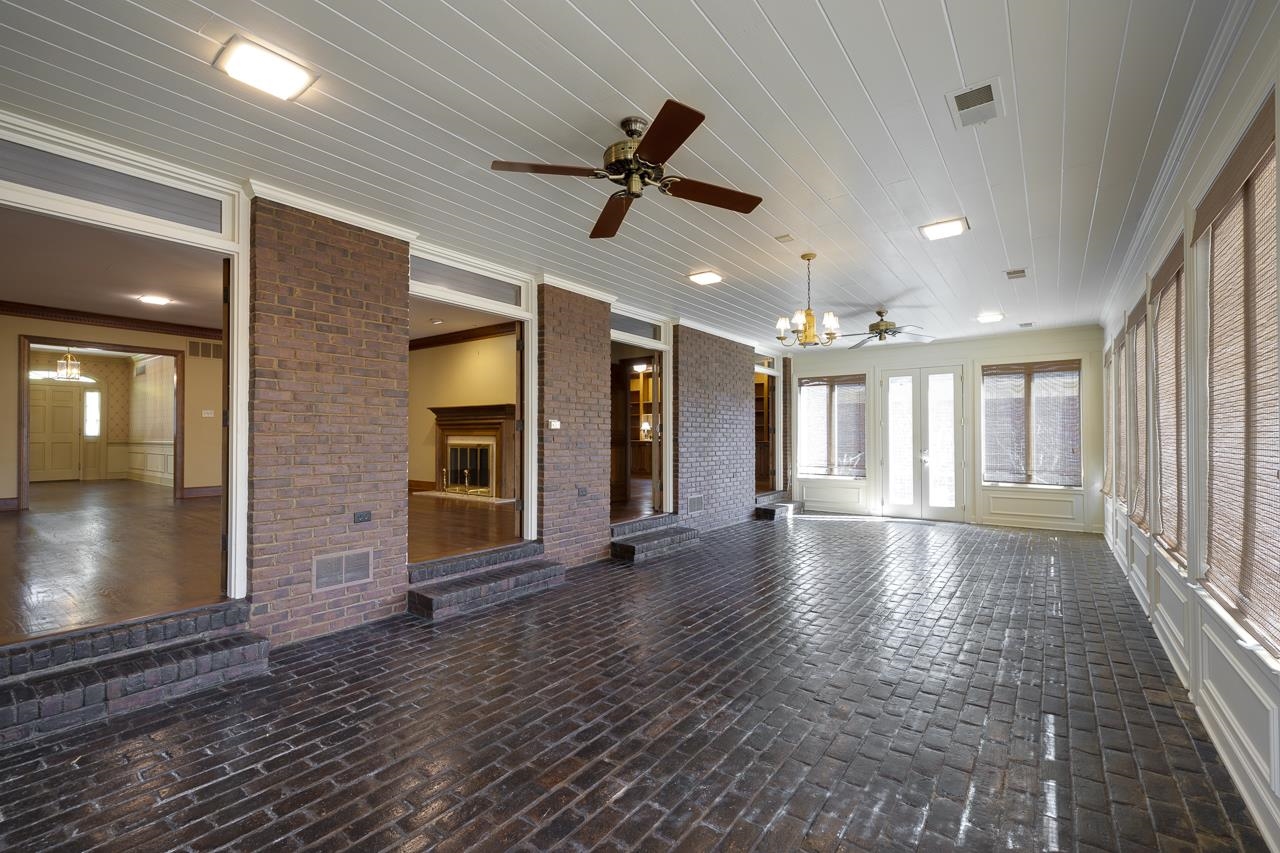 9 WALNUT GROVE CT