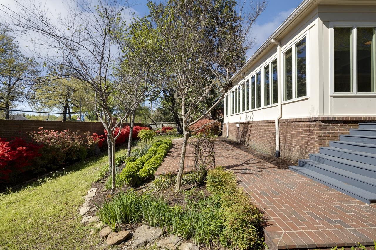 9 WALNUT GROVE CT