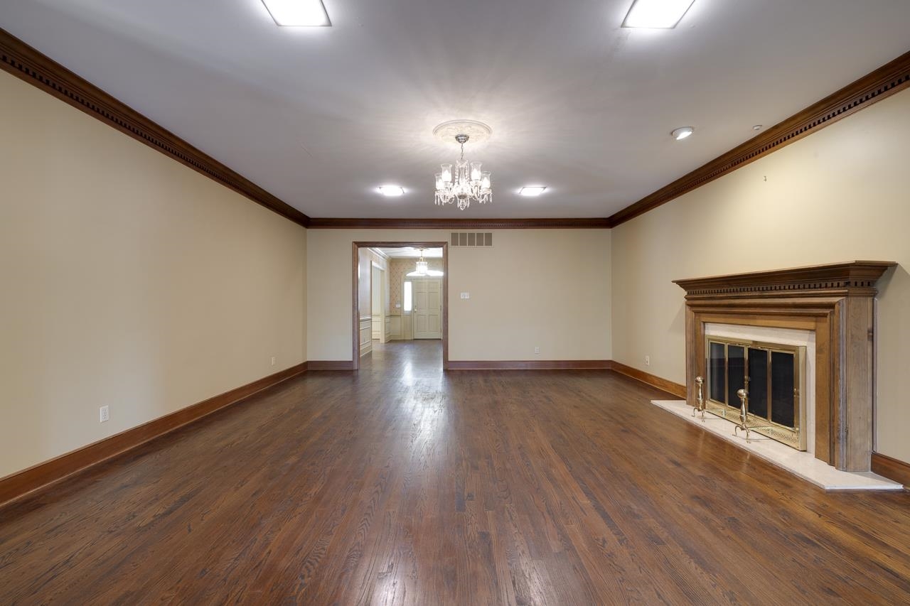 9 WALNUT GROVE CT