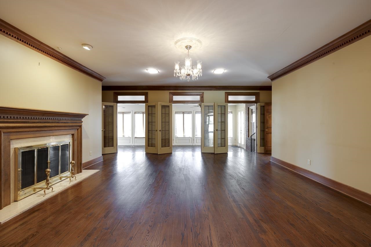 9 WALNUT GROVE CT