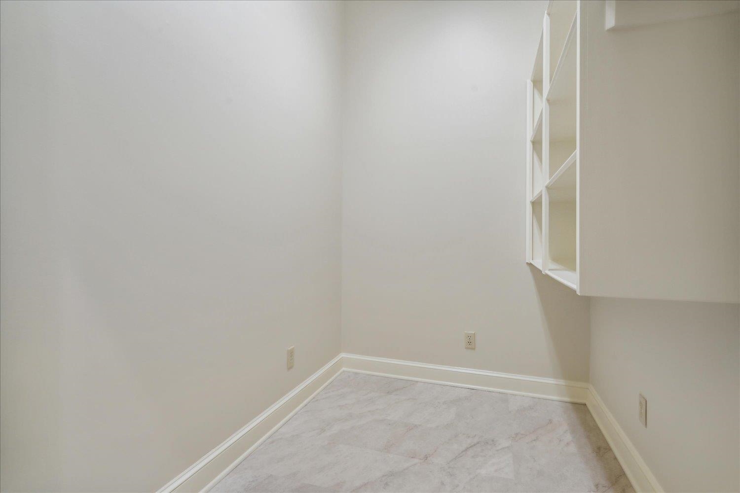 399 COLONIAL RD