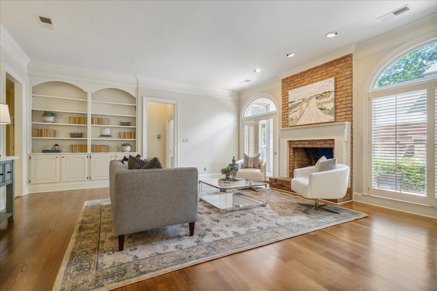 399 COLONIAL RD