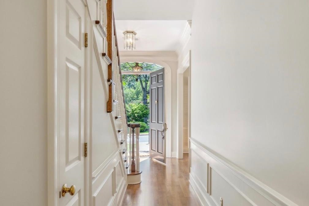 399 COLONIAL RD