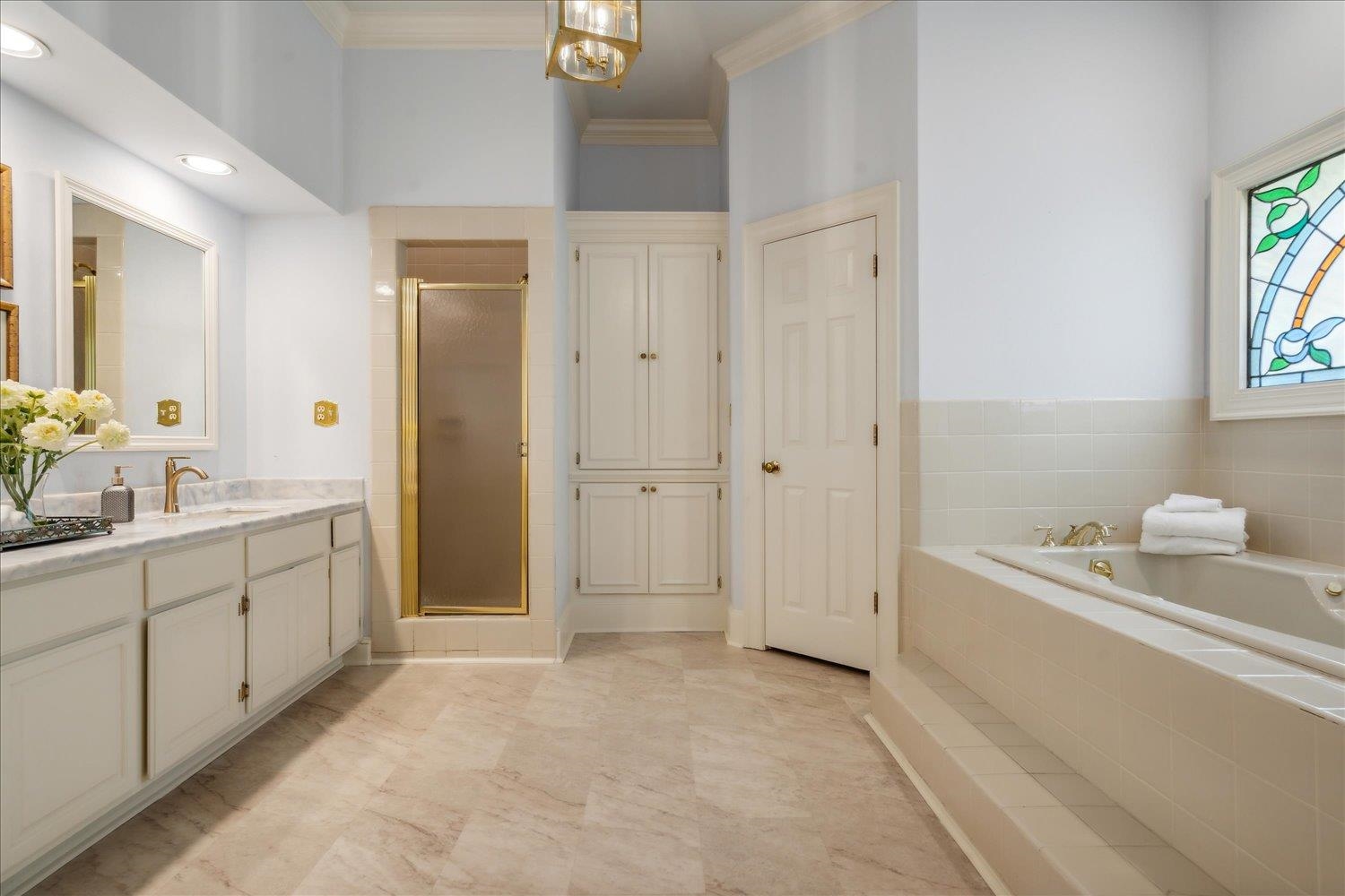 399 COLONIAL RD