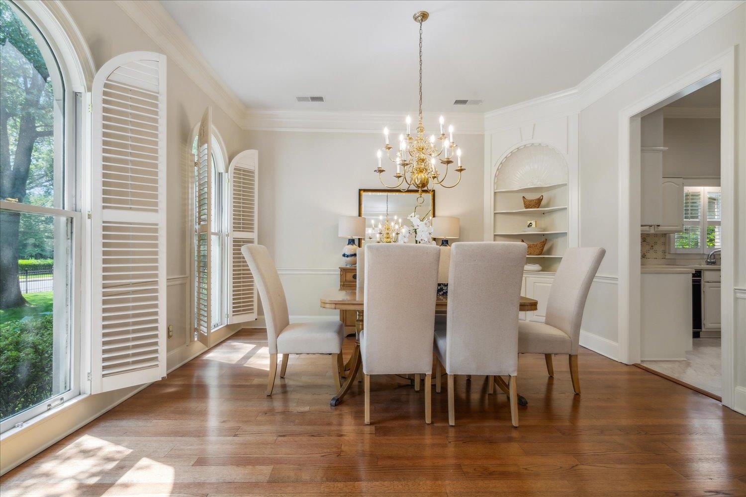 399 COLONIAL RD