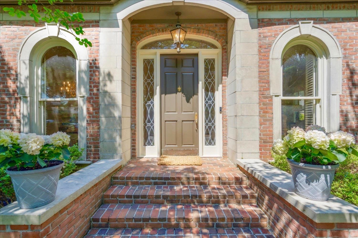 399 COLONIAL RD