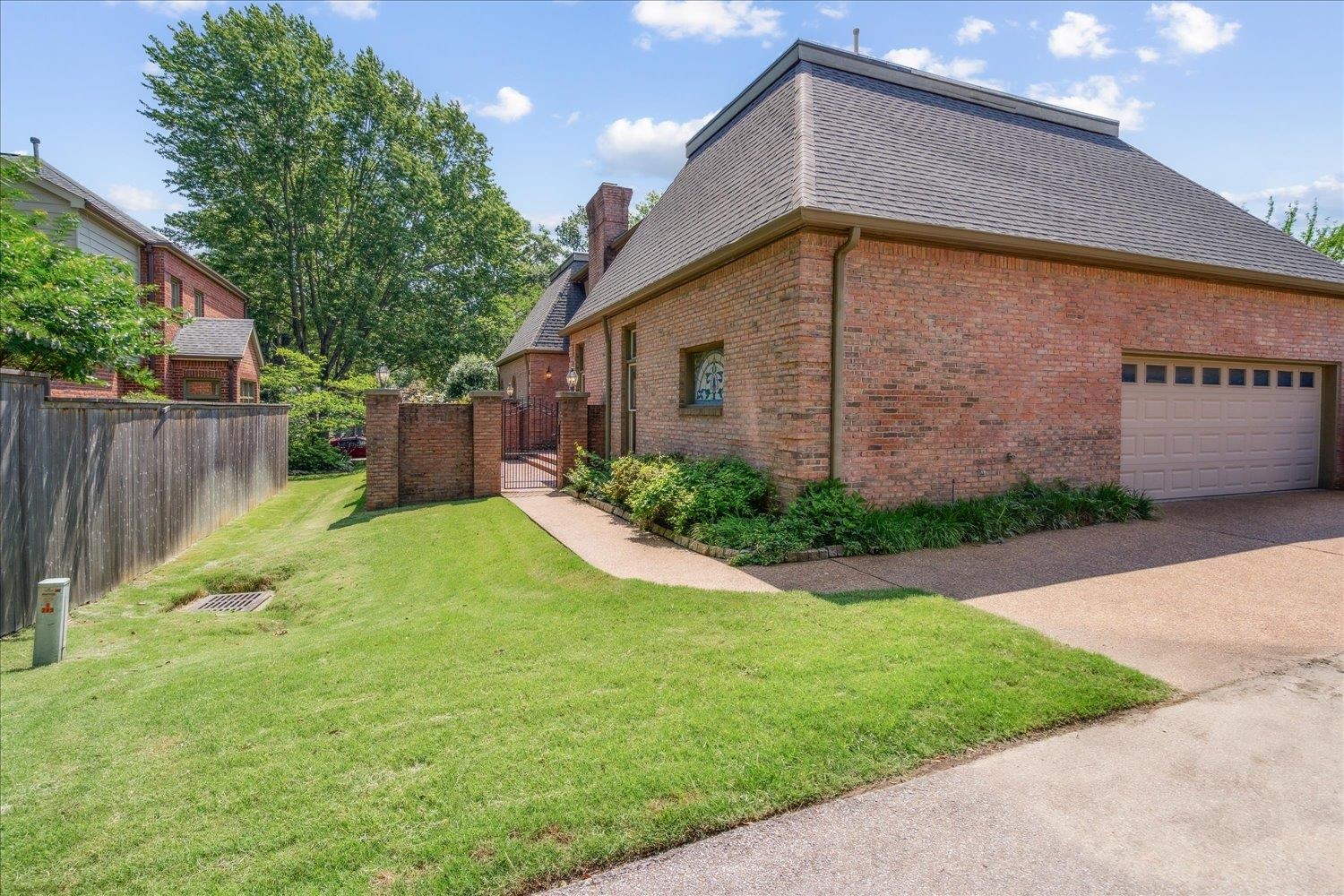399 COLONIAL RD