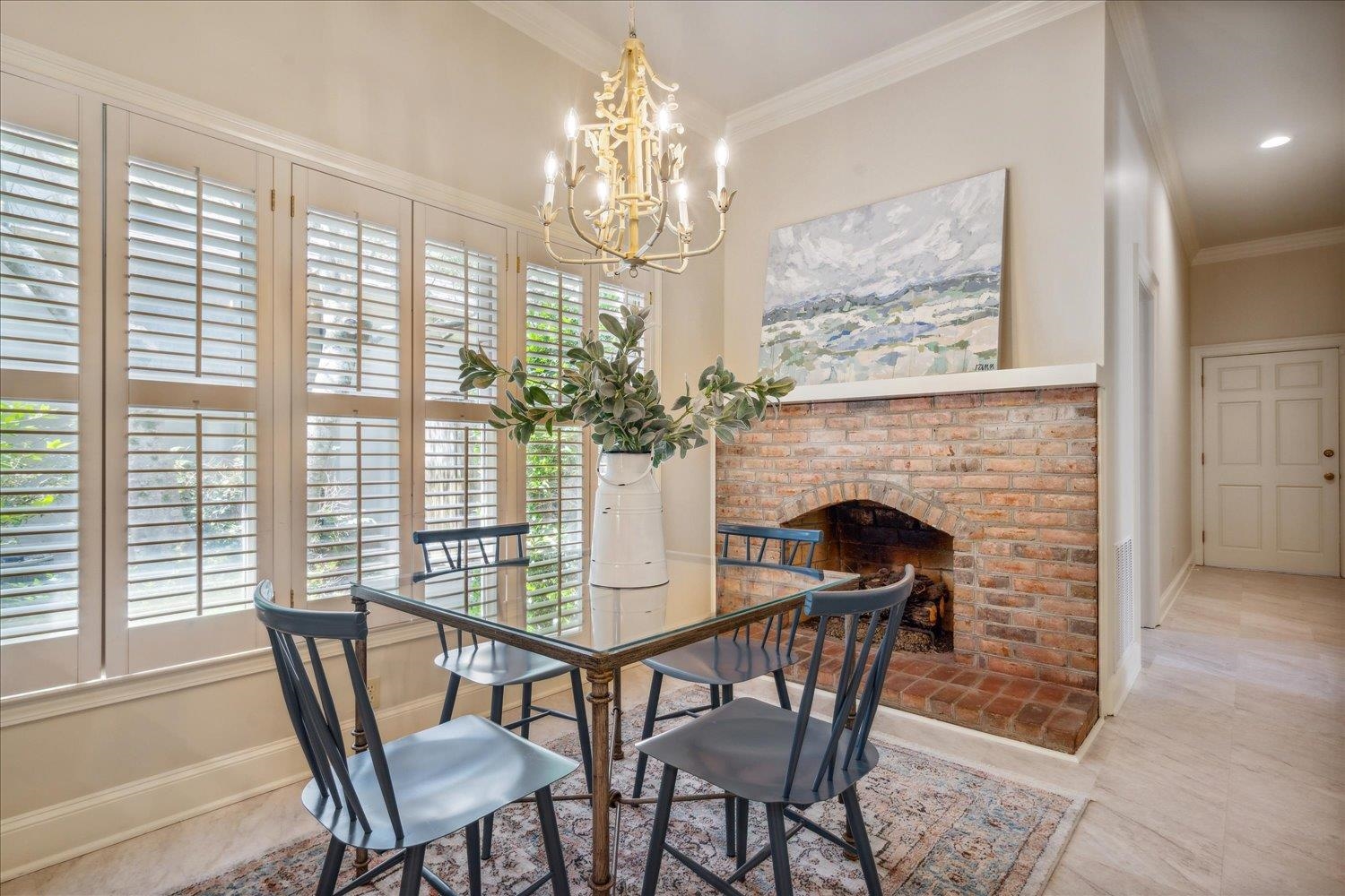 399 COLONIAL RD