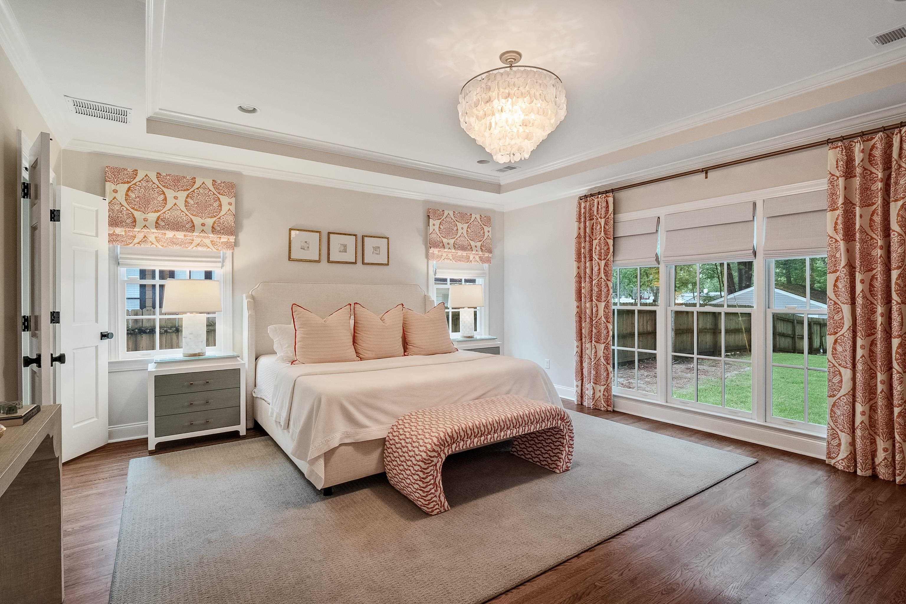 3707 WOODLAND DR