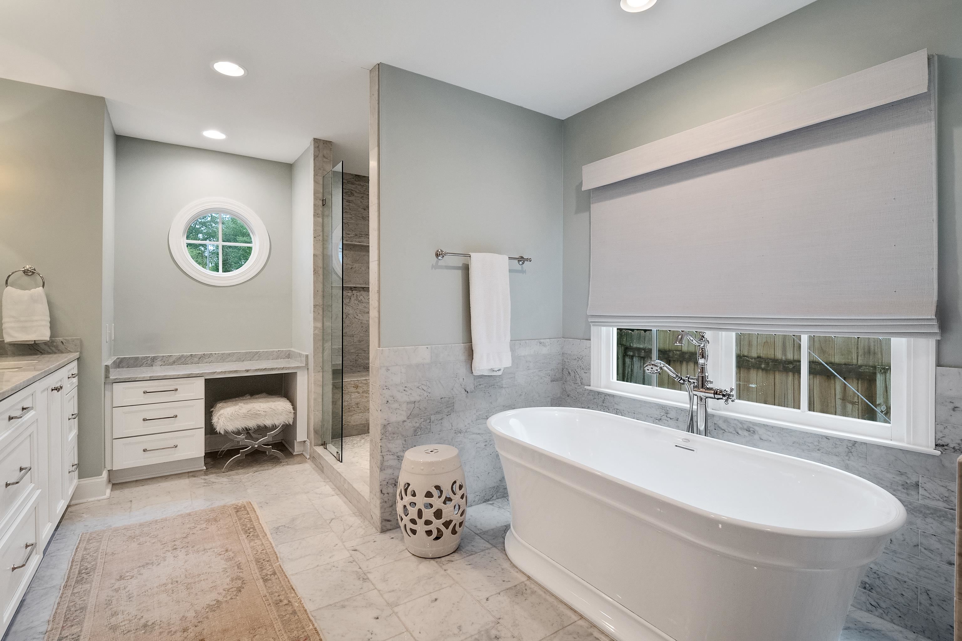 3707 WOODLAND DR