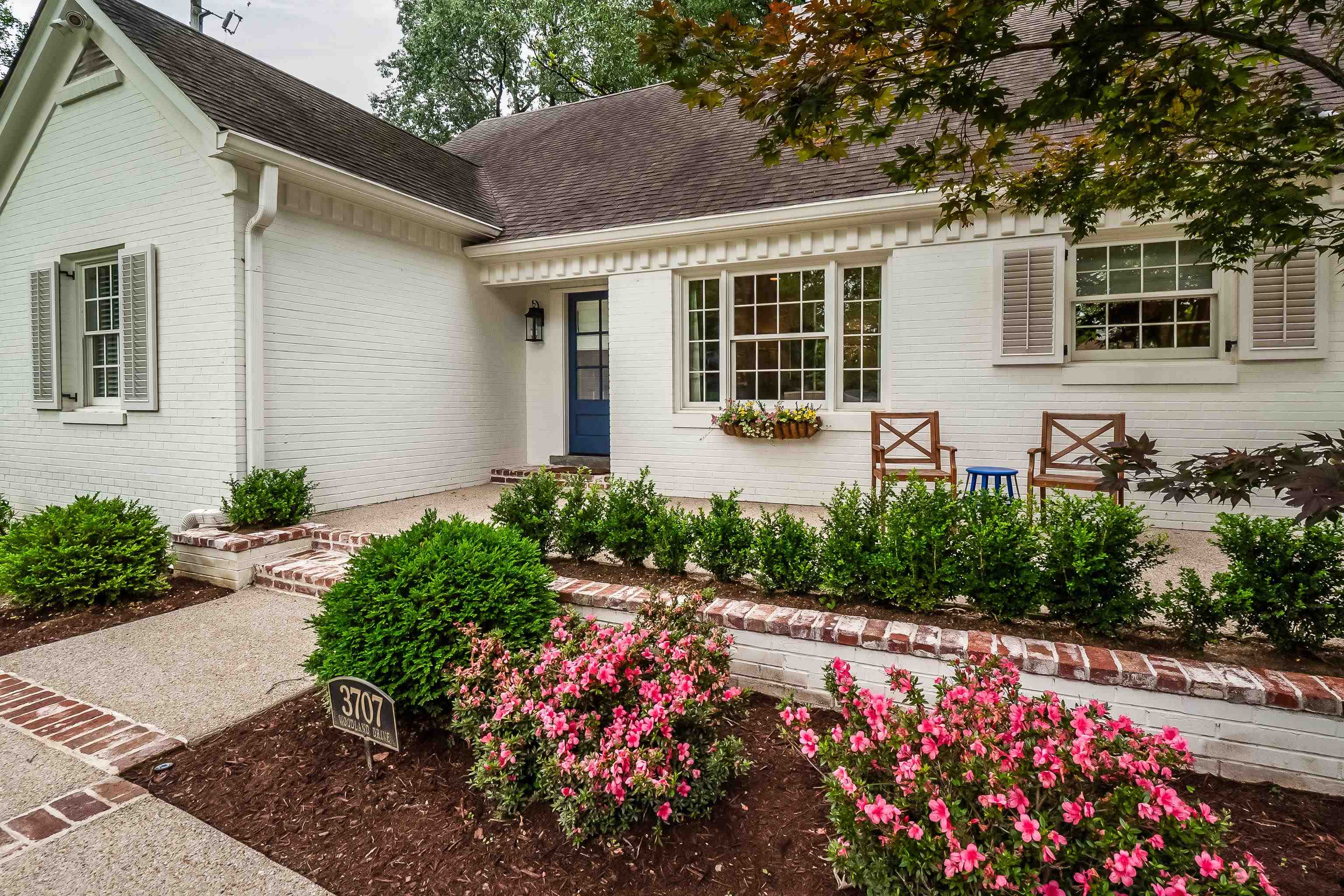 3707 WOODLAND DR