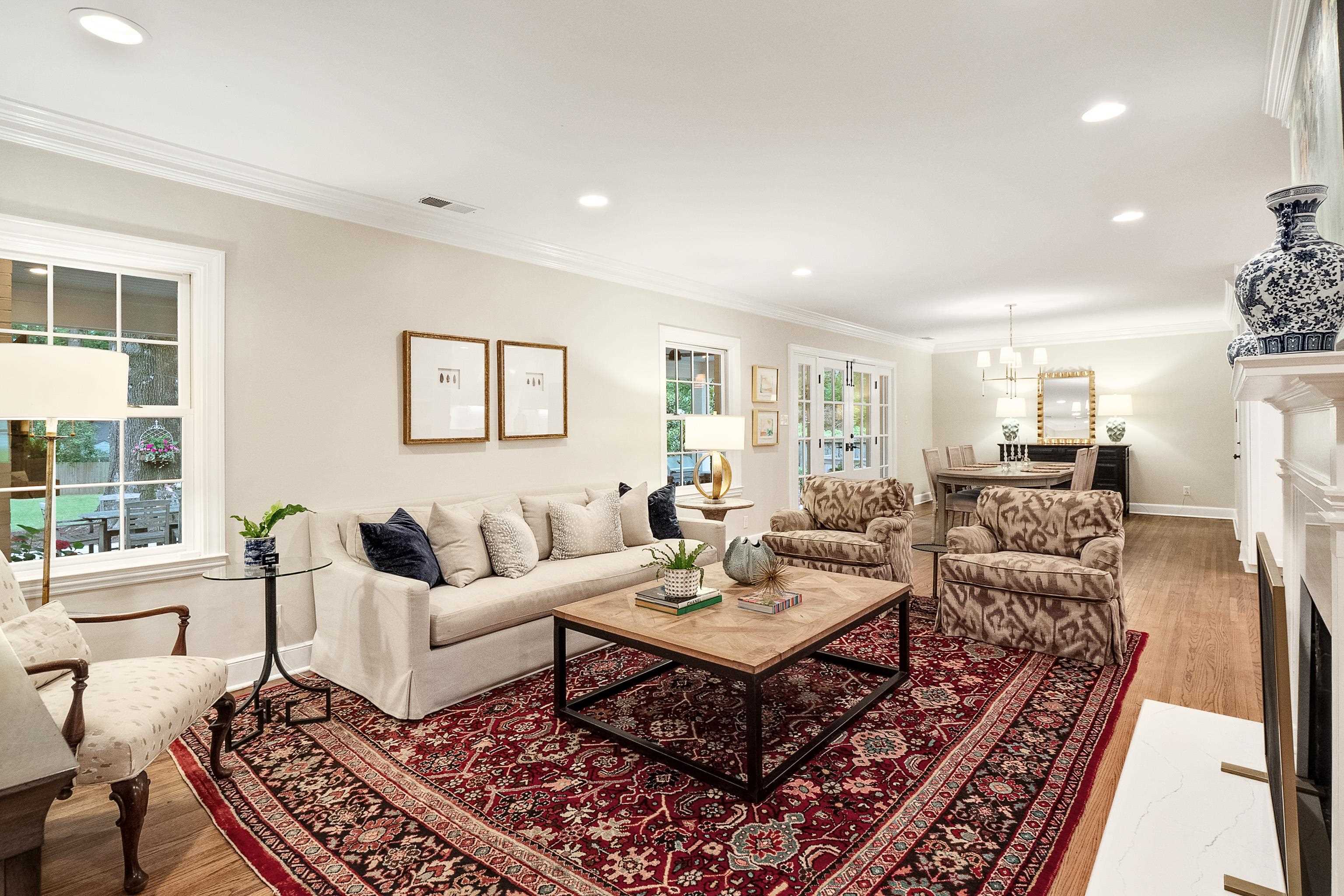3707 WOODLAND DR
