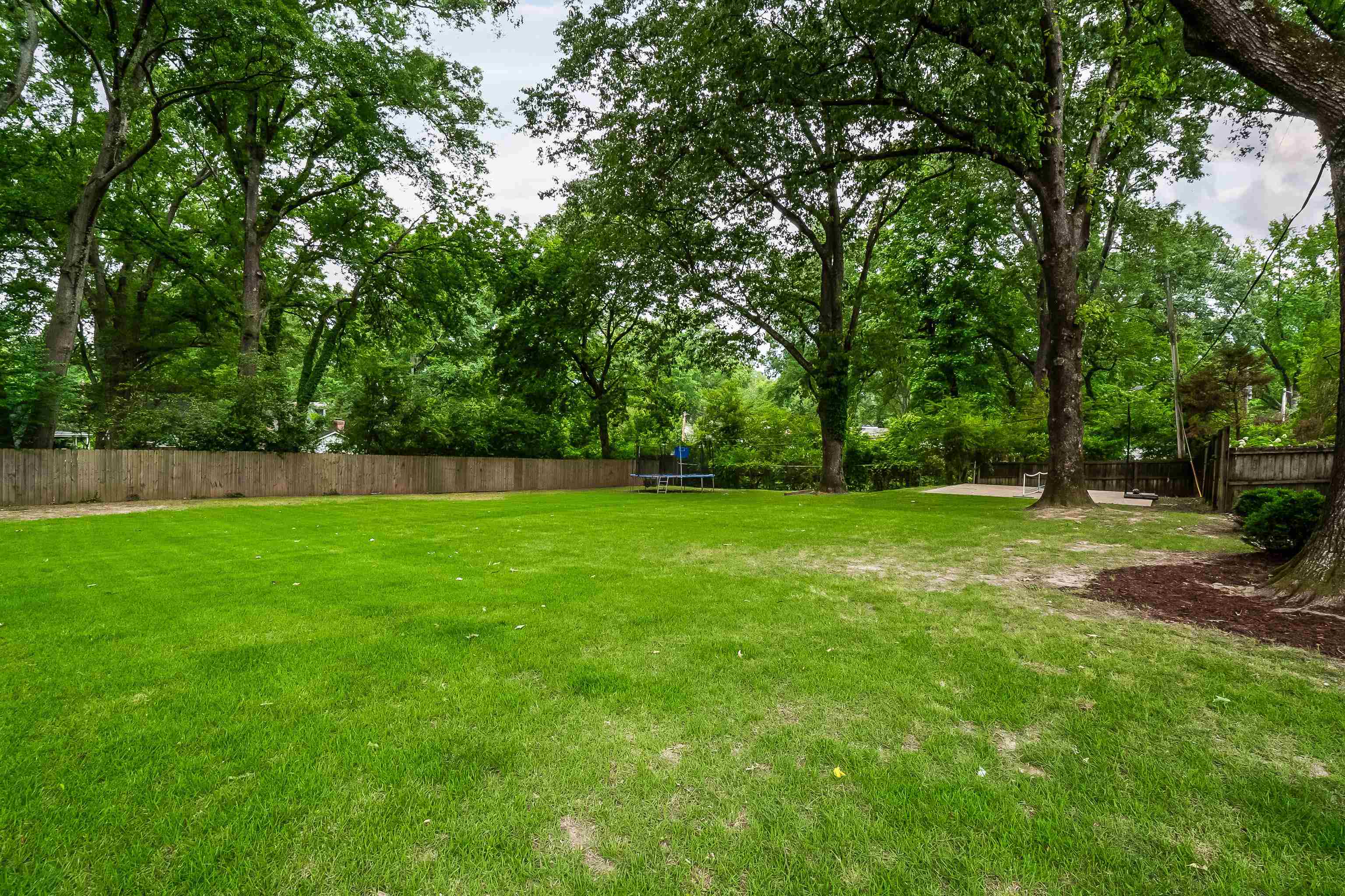 3707 WOODLAND DR