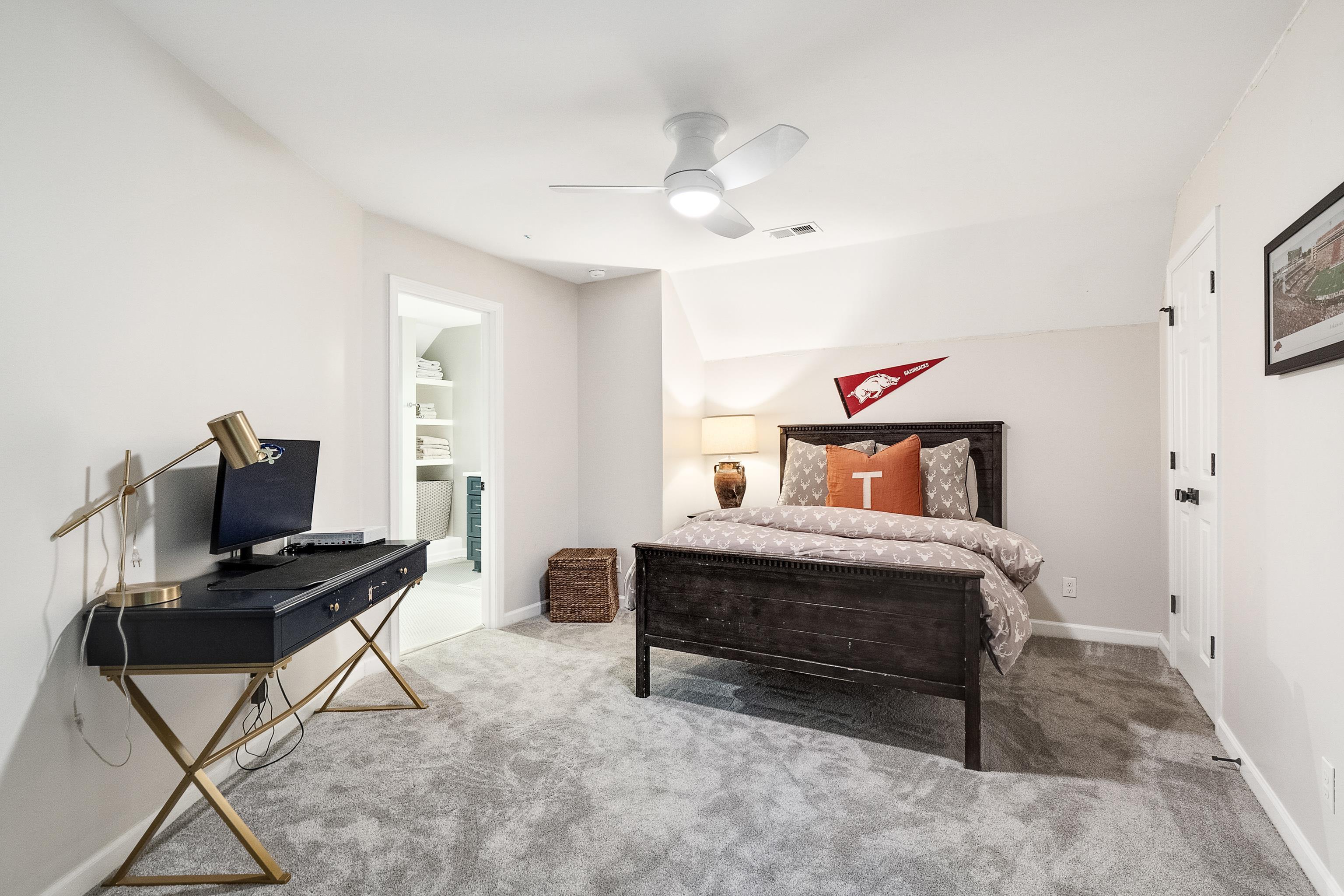 3707 WOODLAND DR