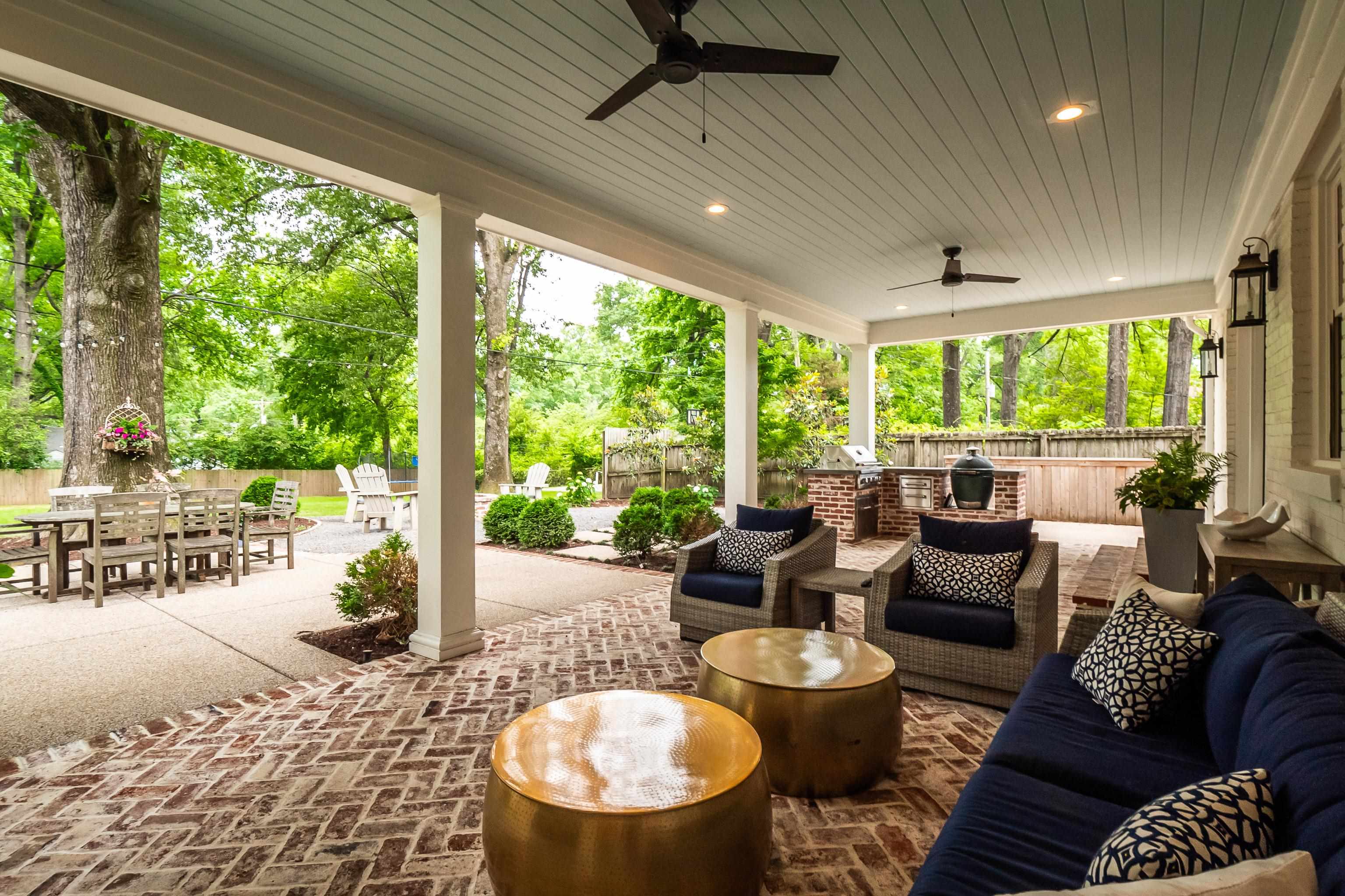 3707 WOODLAND DR