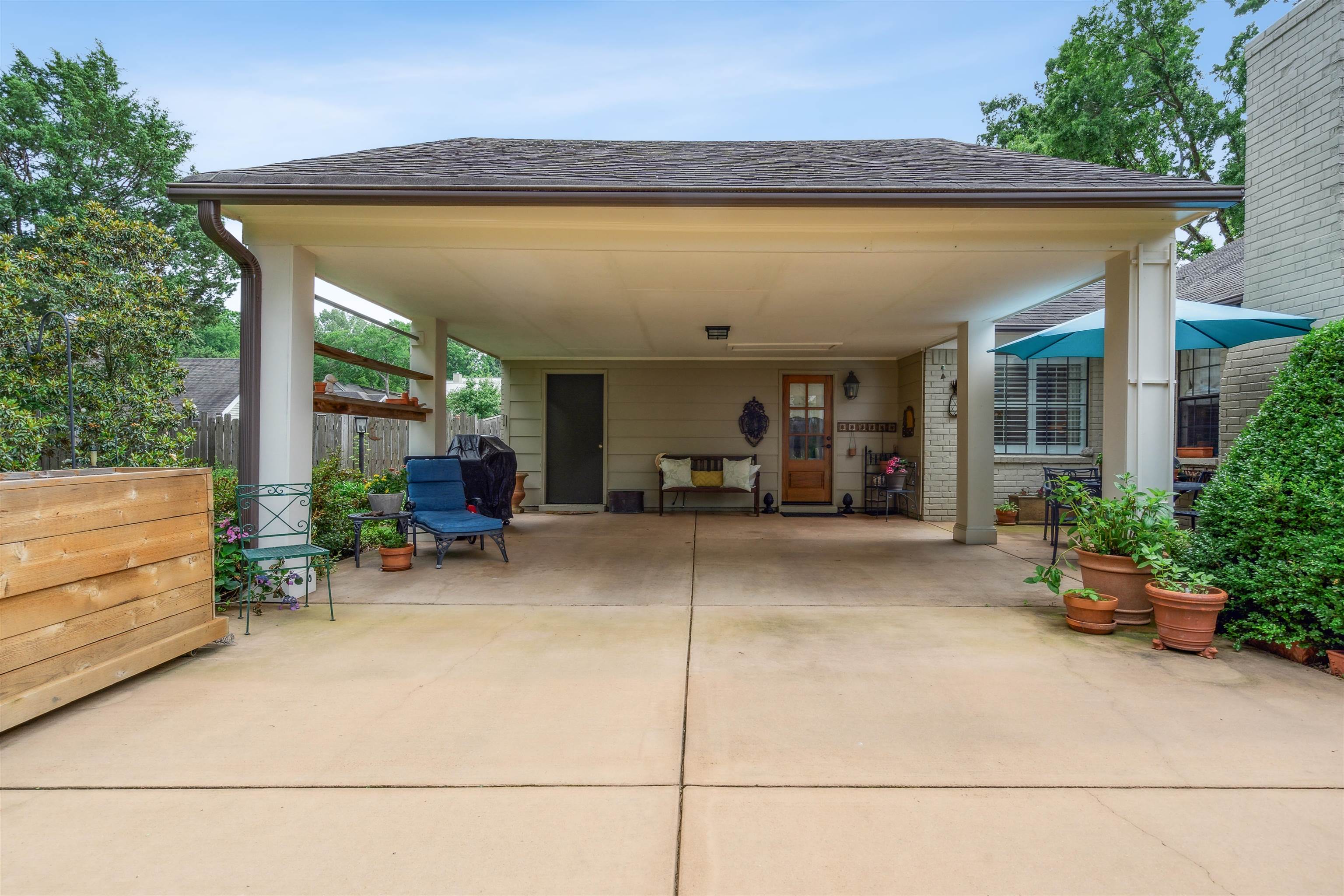 2446 REDBUD TRAIL DR