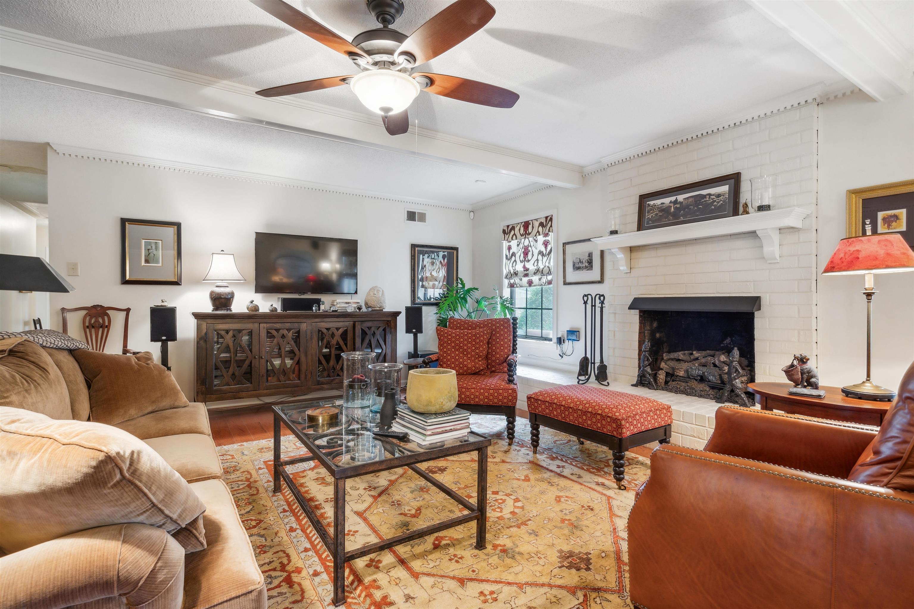 2446 REDBUD TRAIL DR