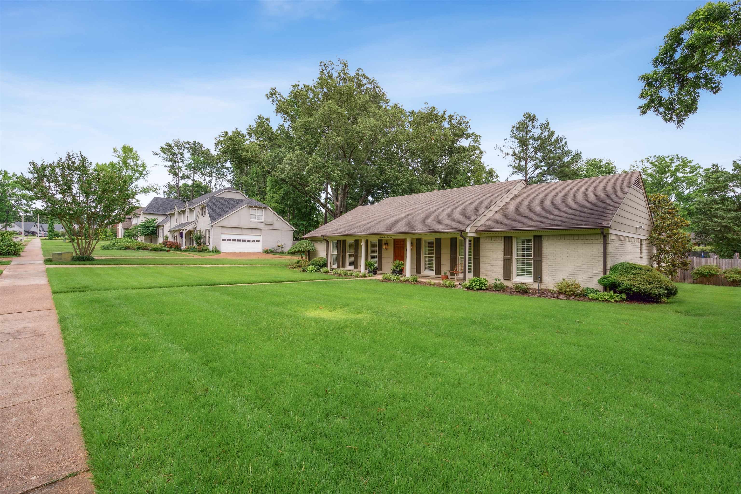 2446 REDBUD TRAIL DR