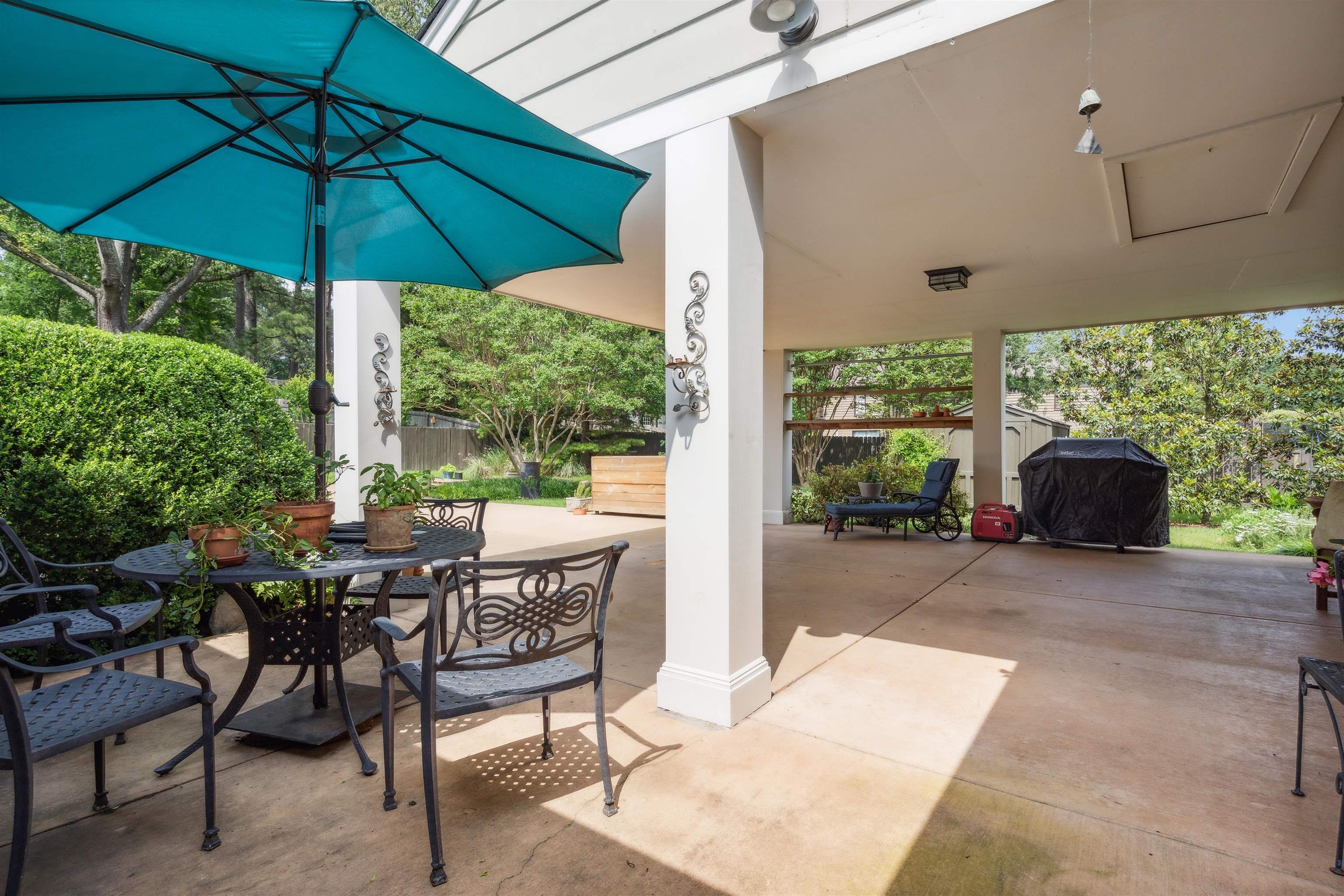 2446 REDBUD TRAIL DR