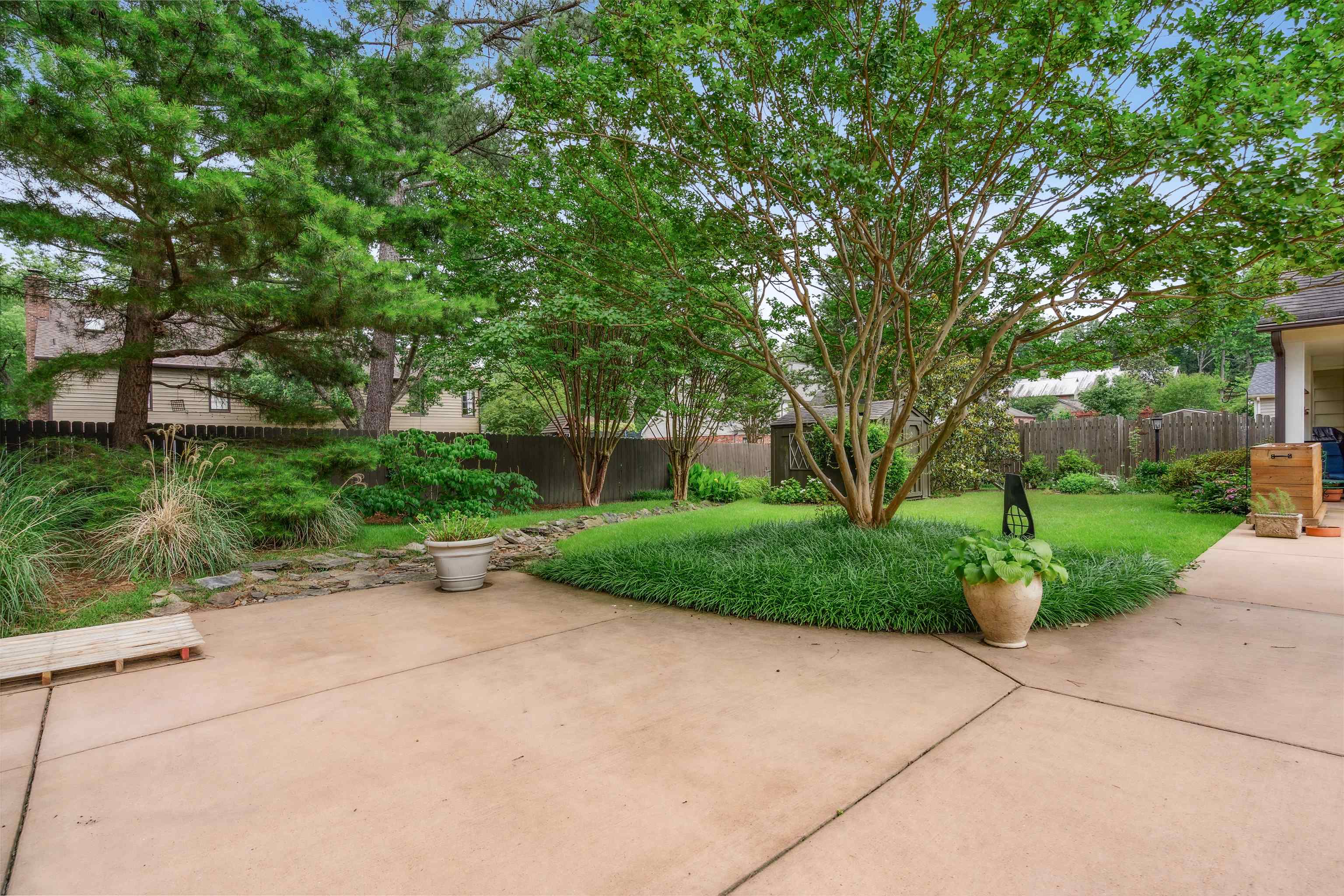 2446 REDBUD TRAIL DR