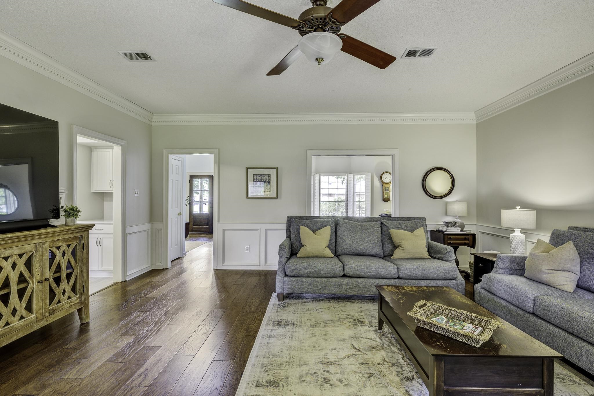 2104 NORTH BRIDGE DR