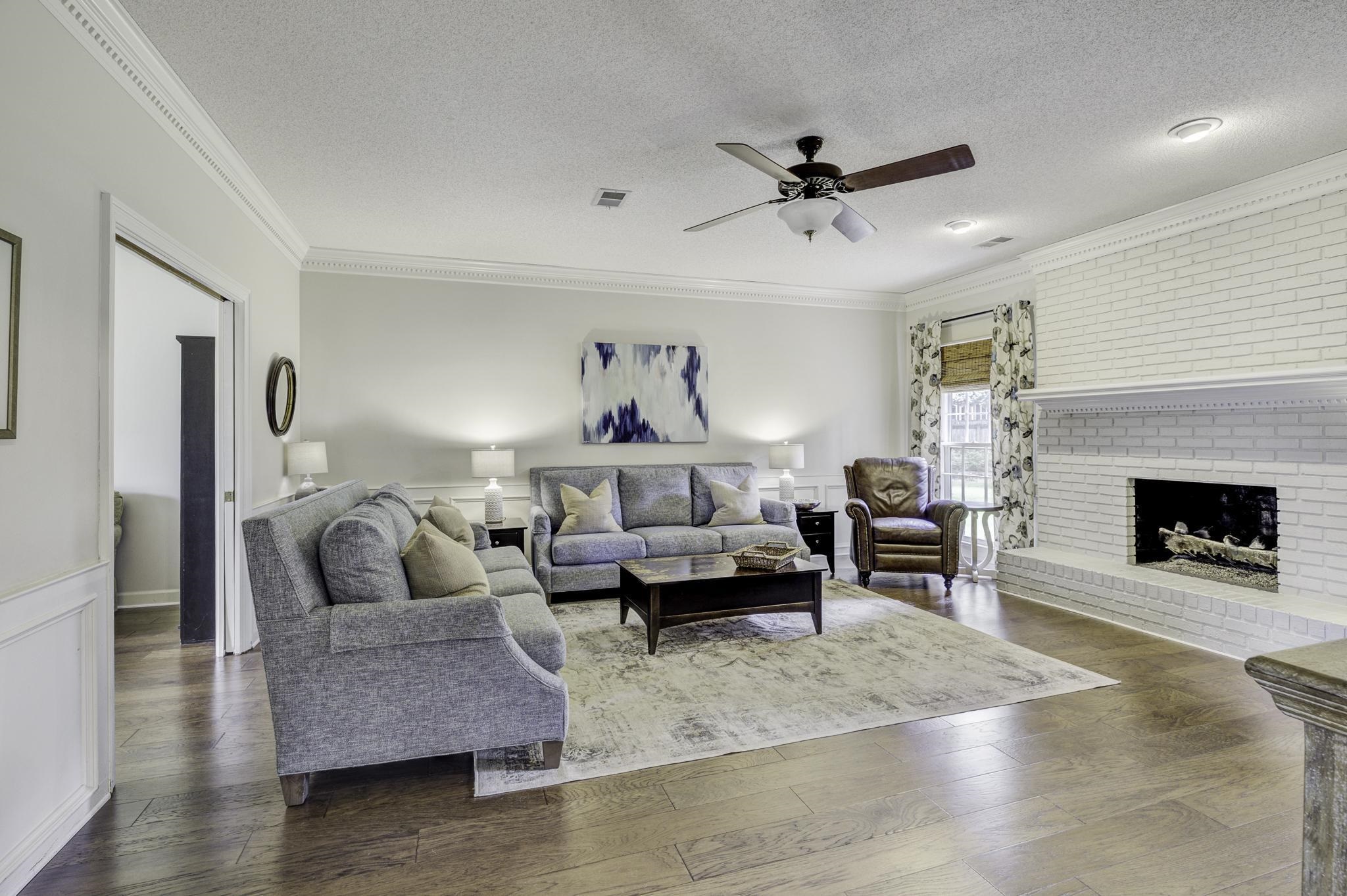 2104 NORTH BRIDGE DR