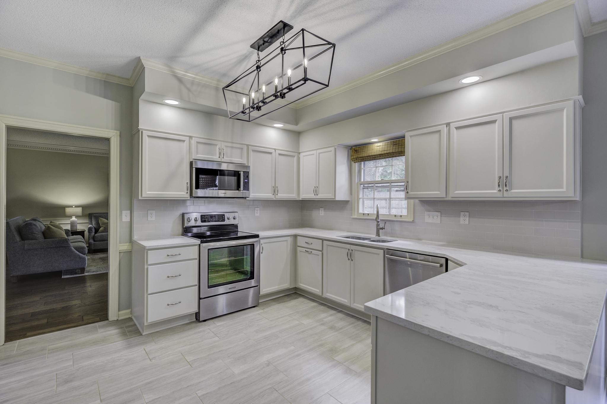 2104 NORTH BRIDGE DR