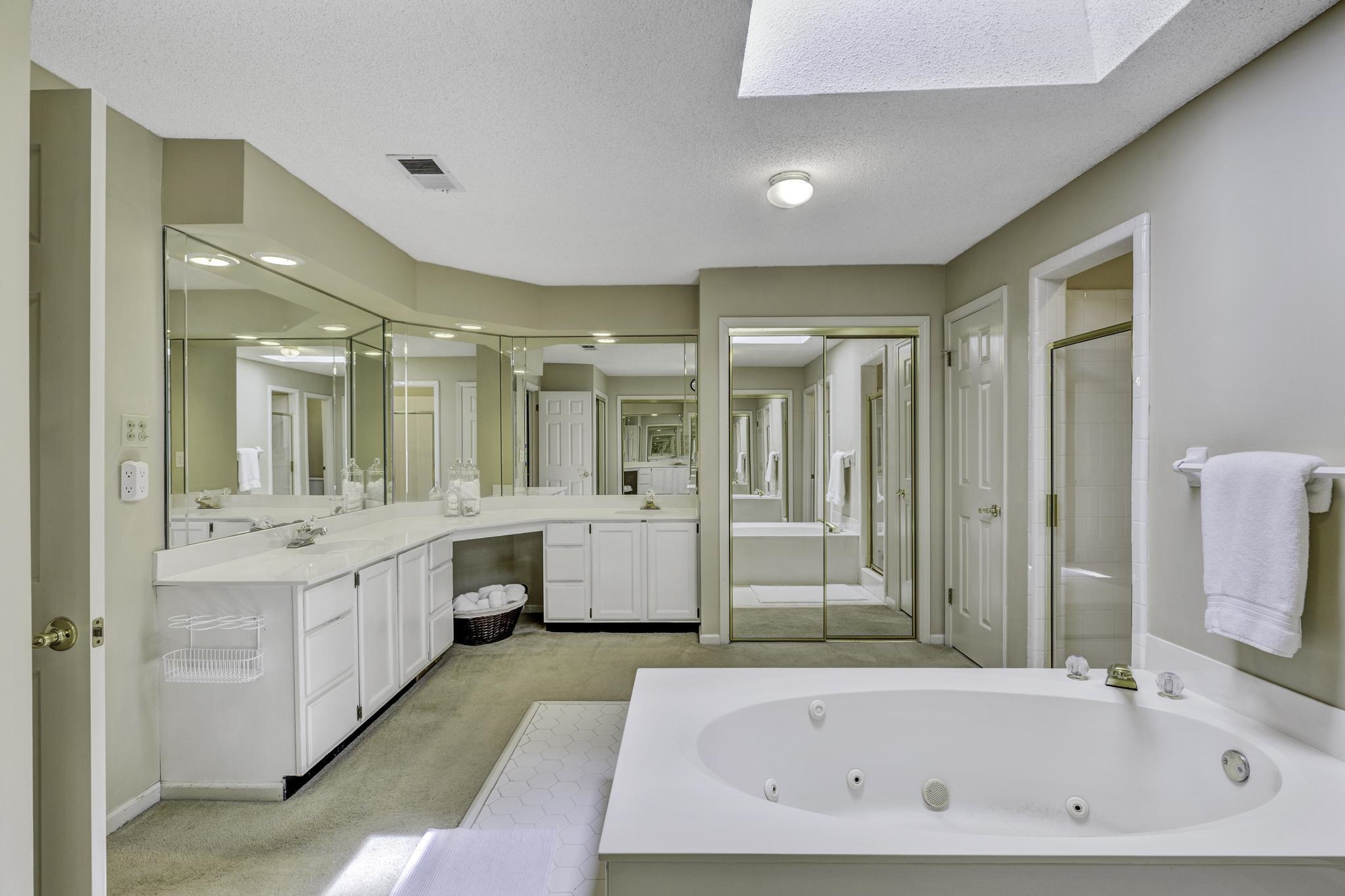 2104 NORTH BRIDGE DR