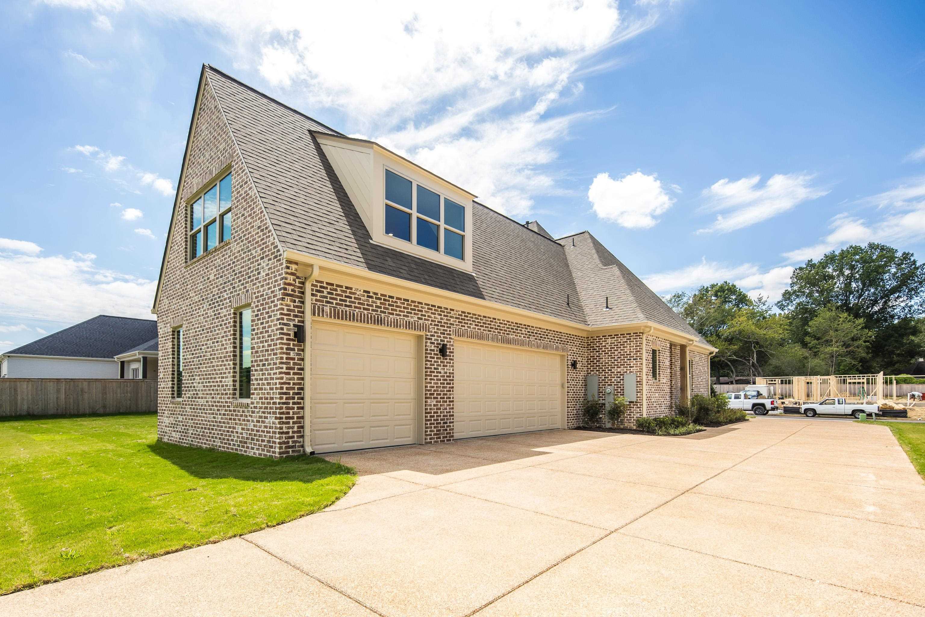 3650 SILVER LAUREL DR