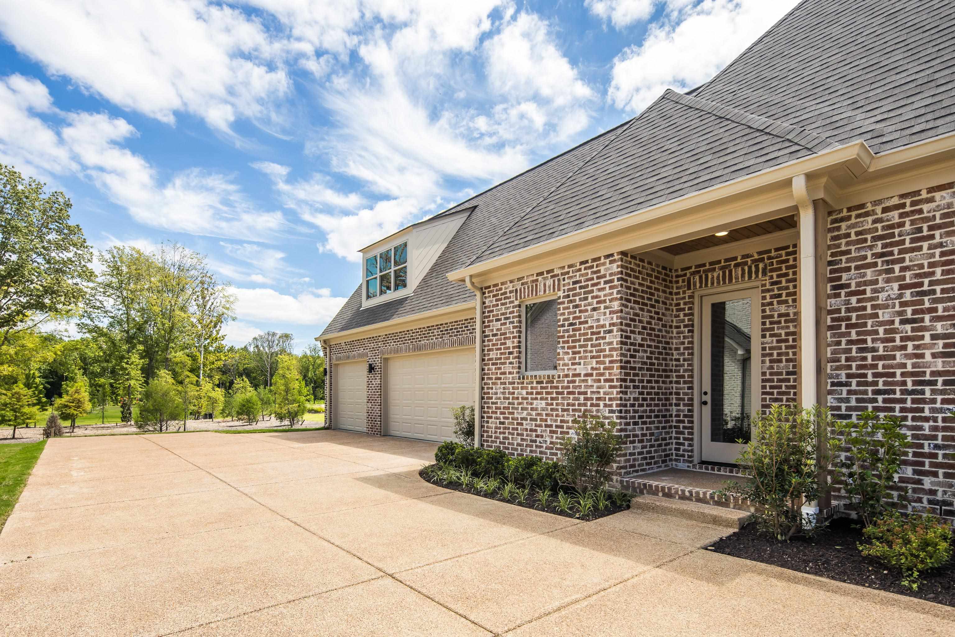 3650 SILVER LAUREL DR