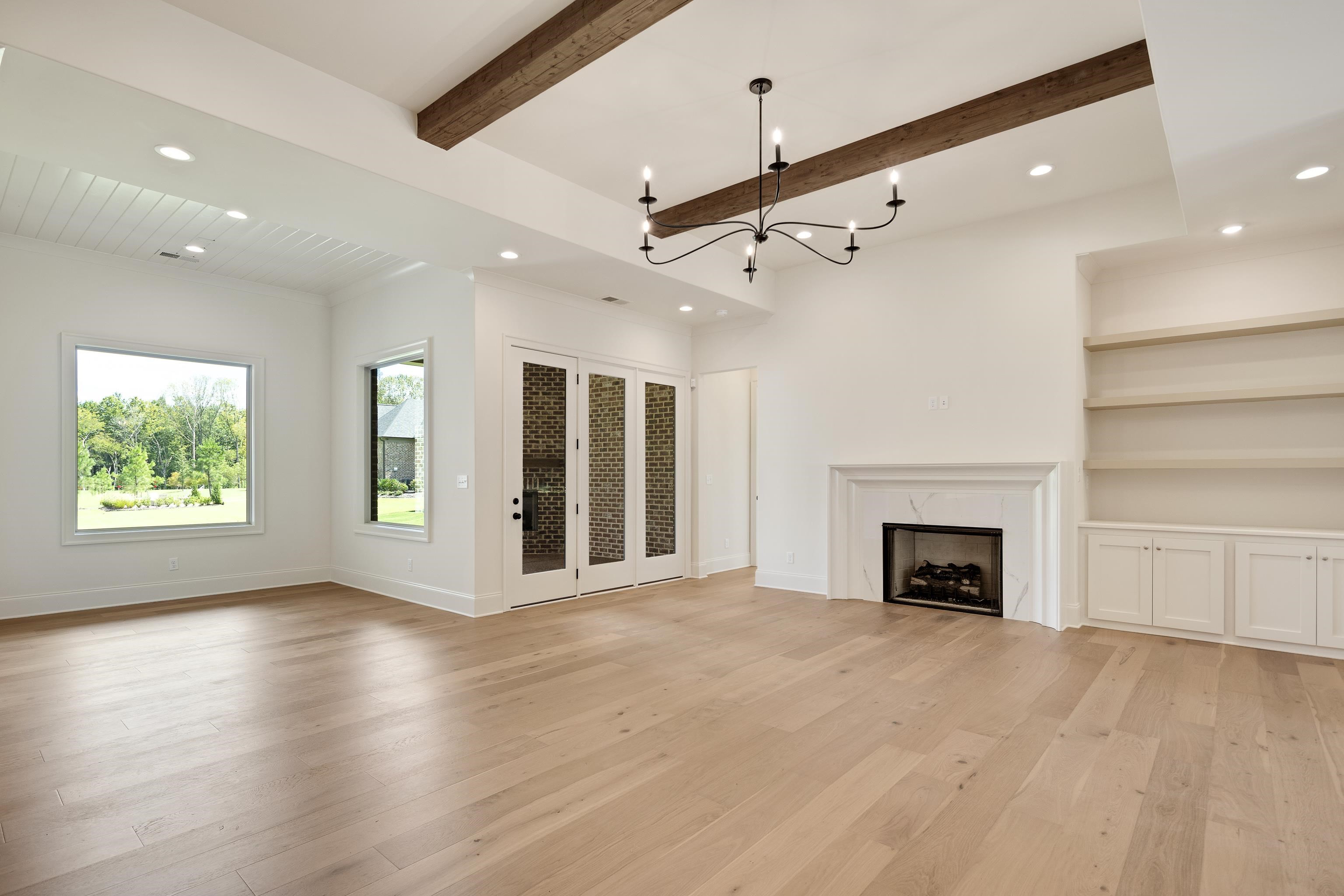 3650 SILVER LAUREL DR