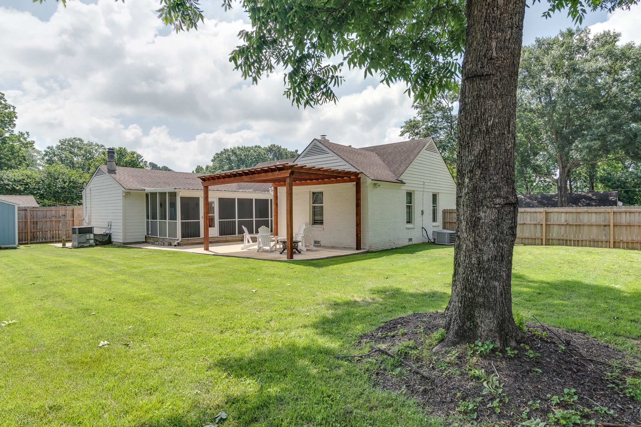 4978 CHICKASAW AVE