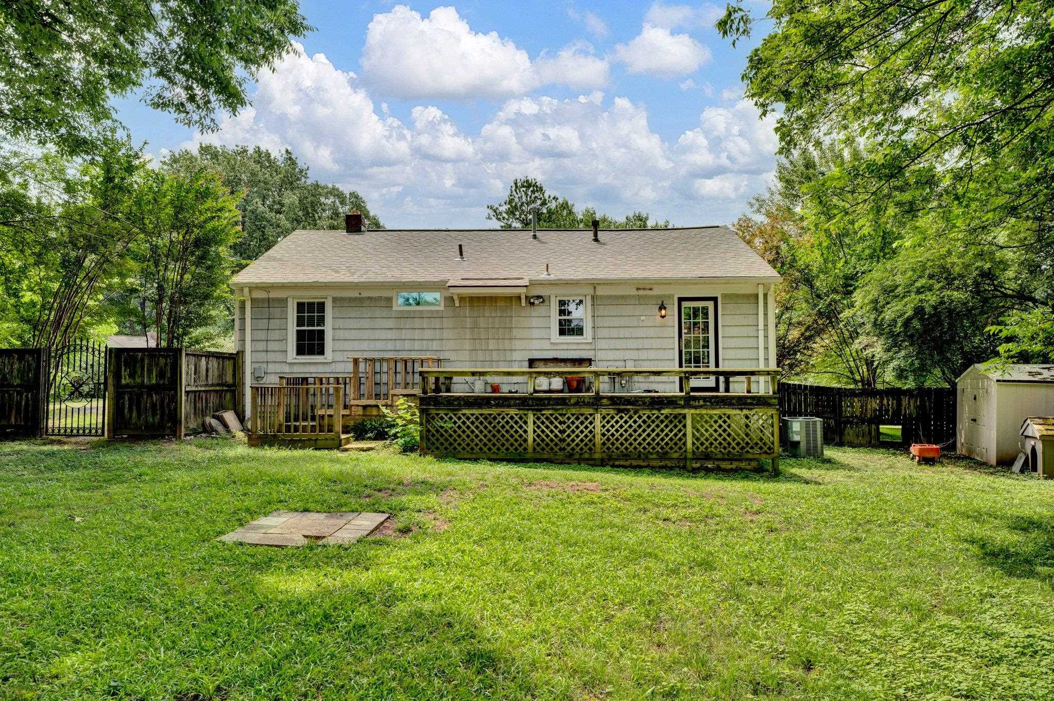 725 ST NICK DR