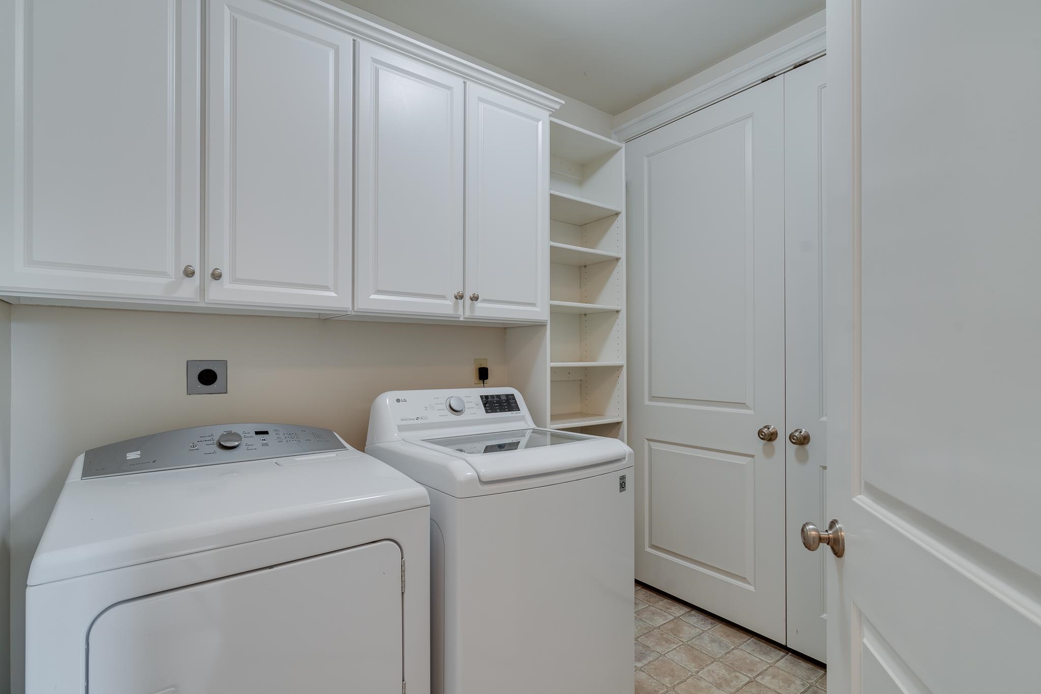 591 LEXINGTON CLUB CT Unit: 203