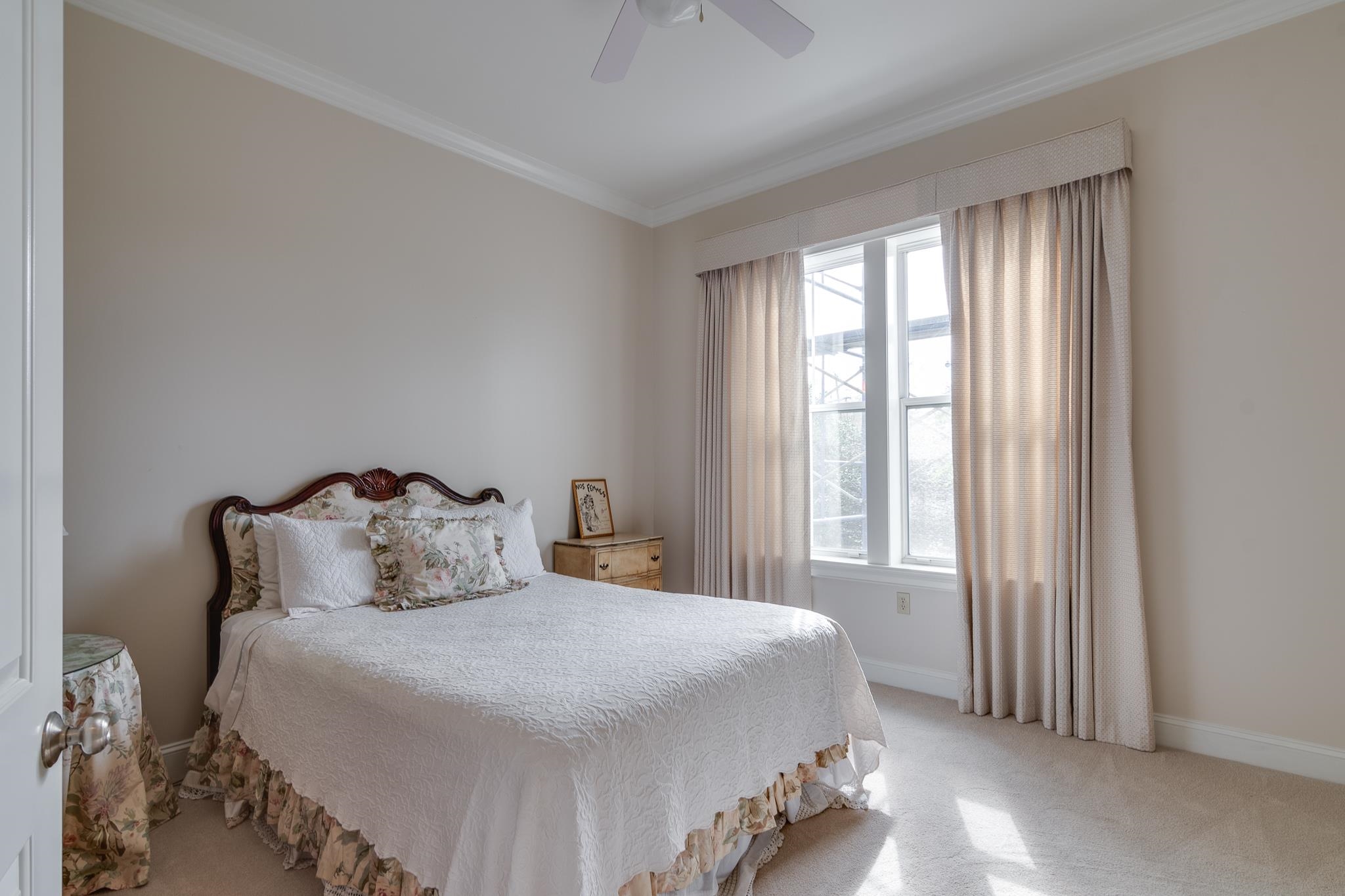 591 LEXINGTON CLUB CT Unit: 203