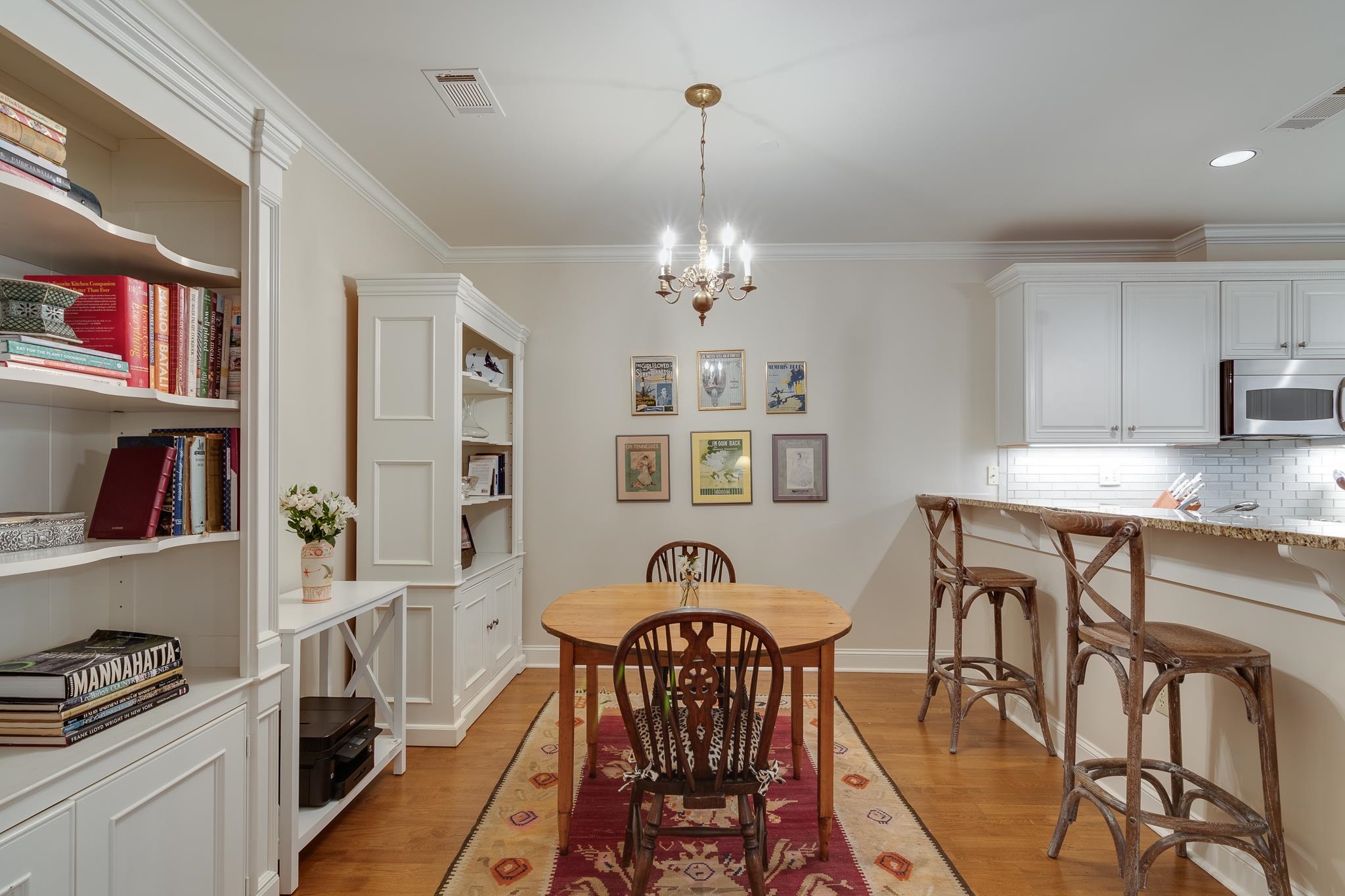 591 LEXINGTON CLUB CT Unit: 203