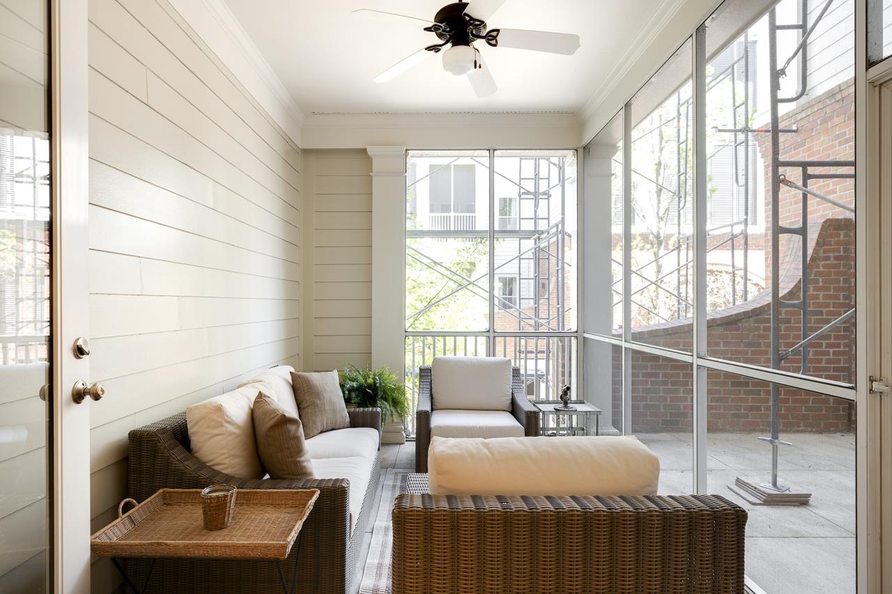 591 LEXINGTON CLUB CT Unit: 203