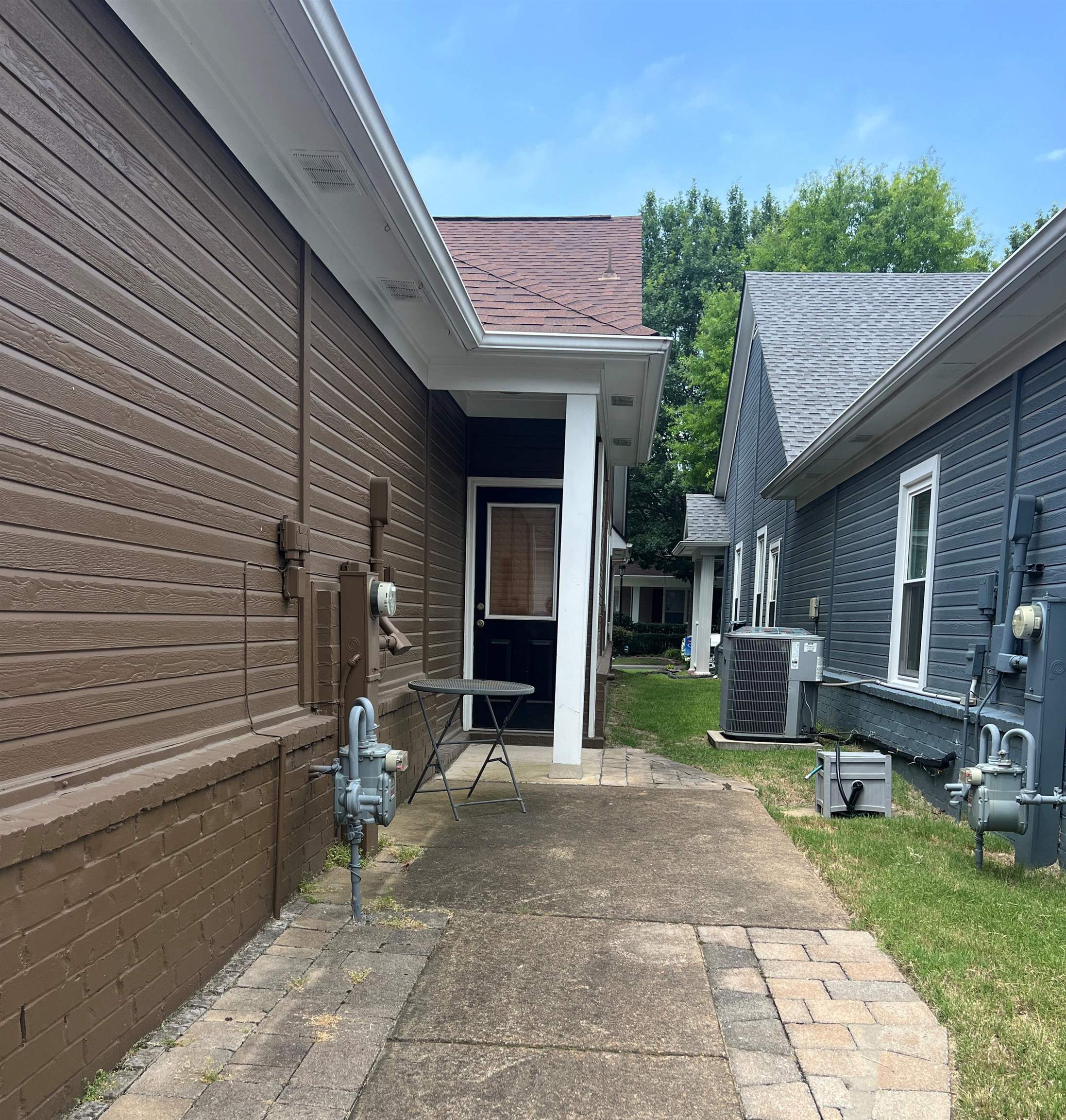 1332 ISLAND SHORE DR