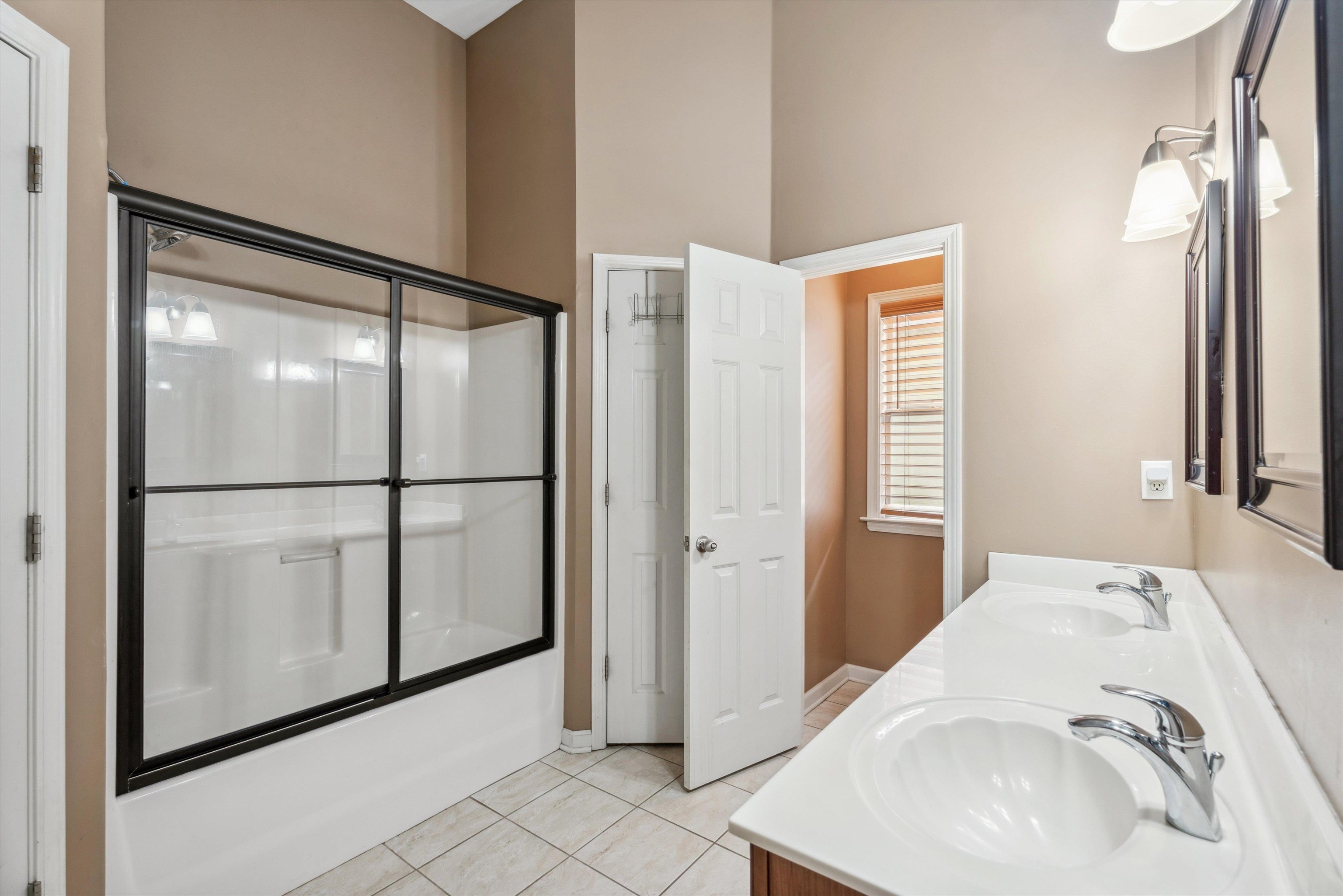 1332 ISLAND SHORE DR