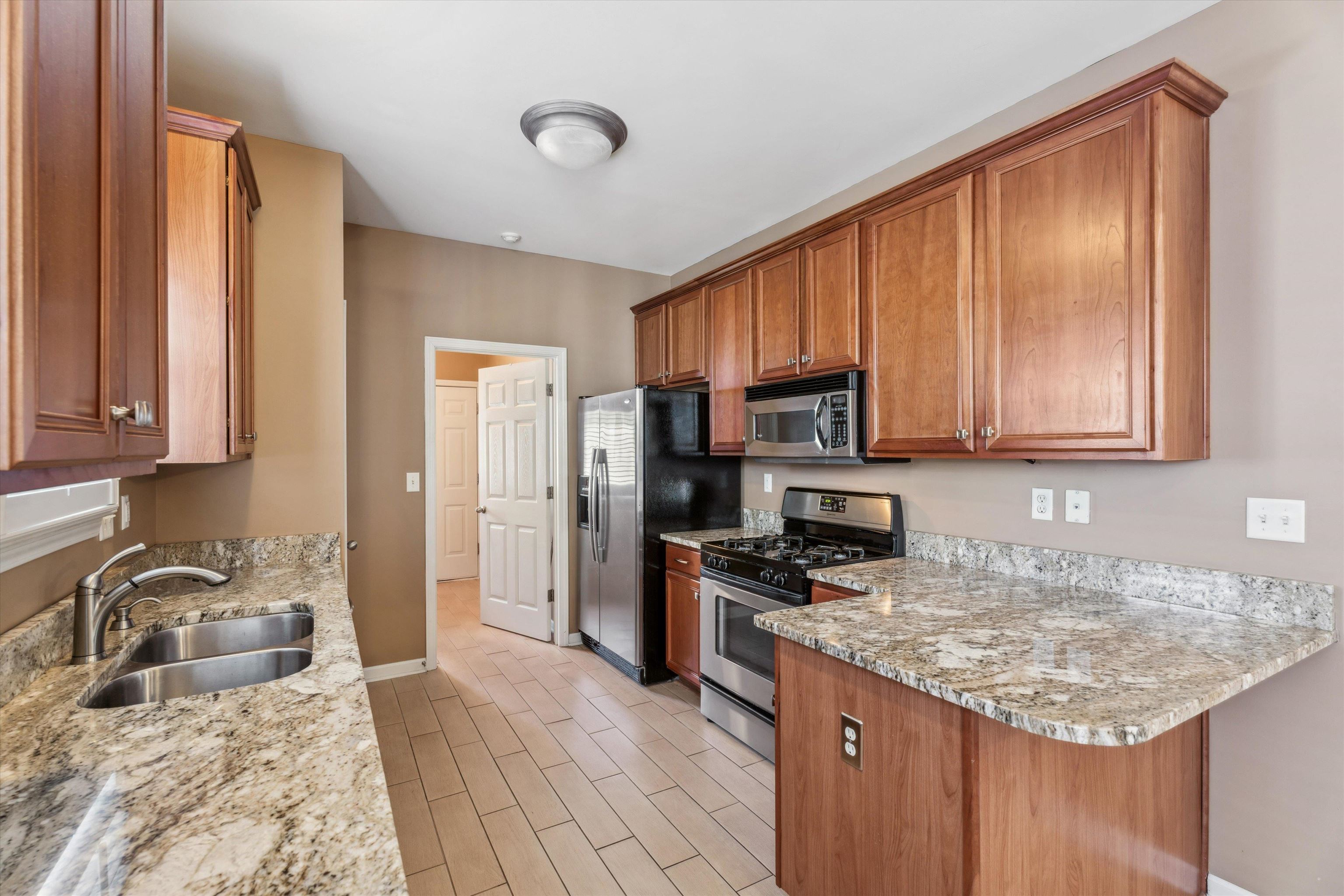 1332 ISLAND SHORE DR