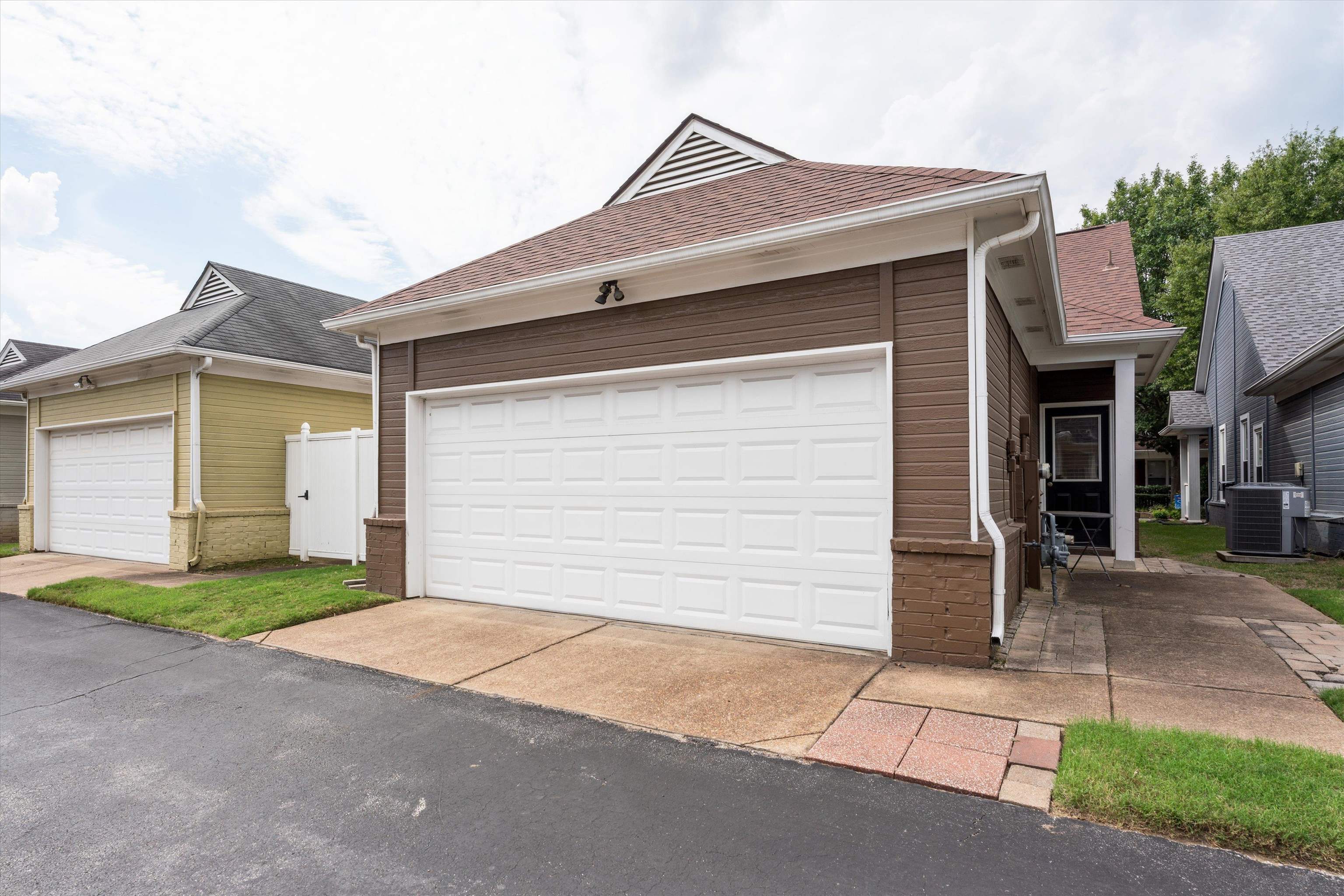 1332 ISLAND SHORE DR